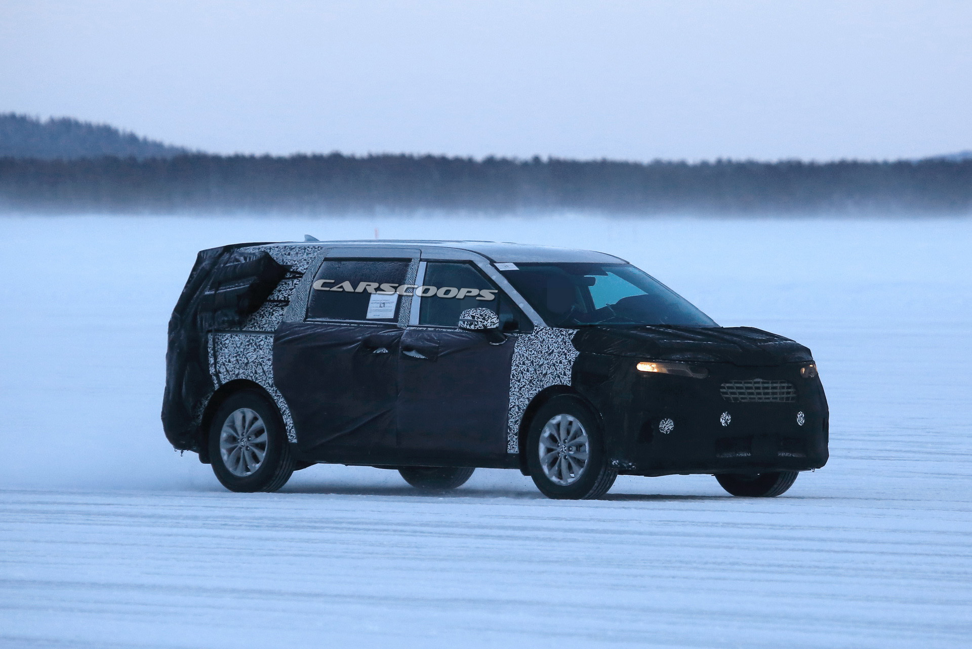 Kia’s Redesigned 2021 Sedona Minivan Spied Ahead Of Imminent Debut
