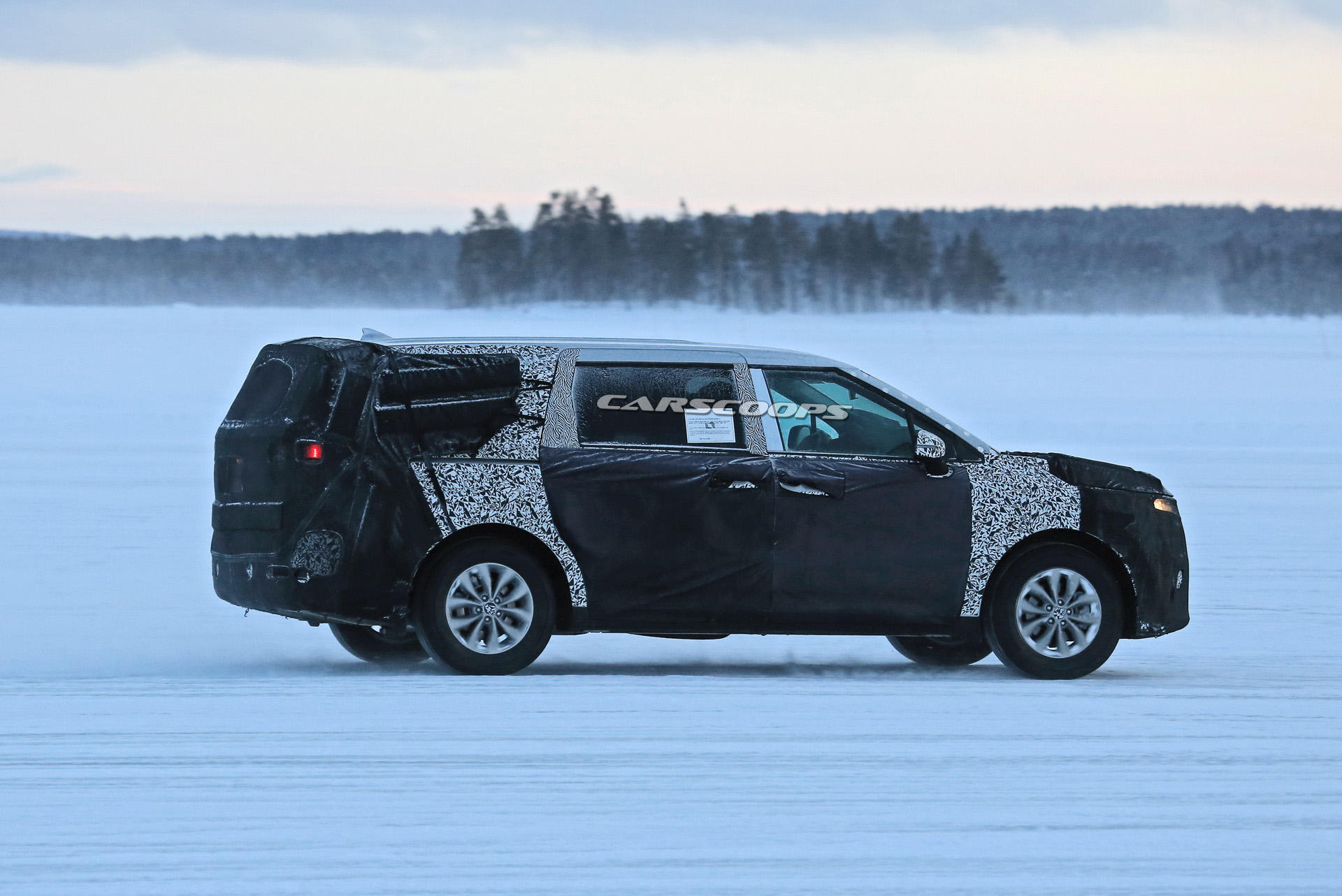 Kia’s Redesigned 2021 Sedona Minivan Spied Ahead Of Imminent Debut