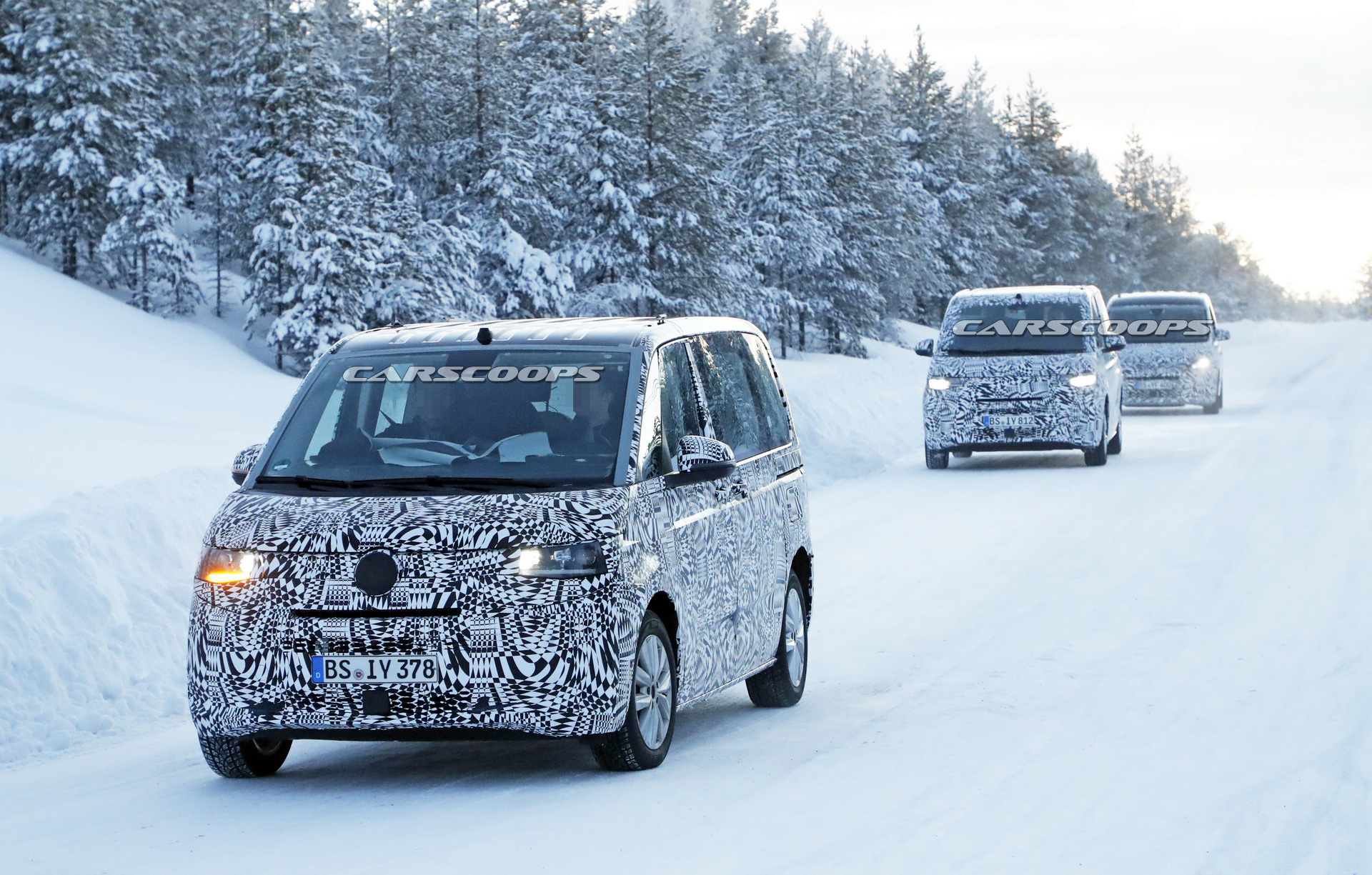 2021 VW T7 Multivan / Caravelle Spied Hiding Production Lights, Plug-in Hybrid Tops Range