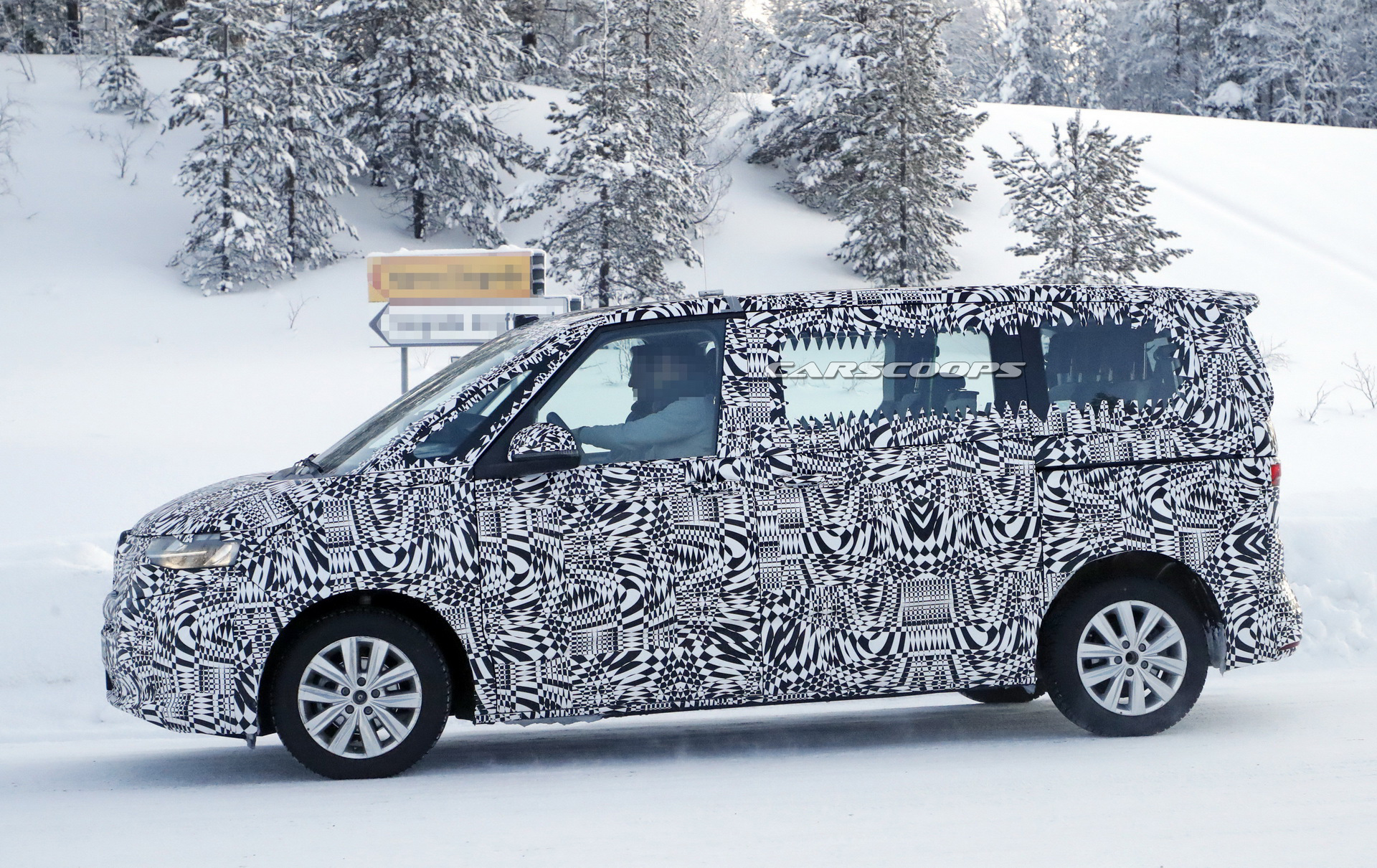2021 VW T7 Multivan / Caravelle Spied Hiding Production Lights, Plug-in Hybrid Tops Range