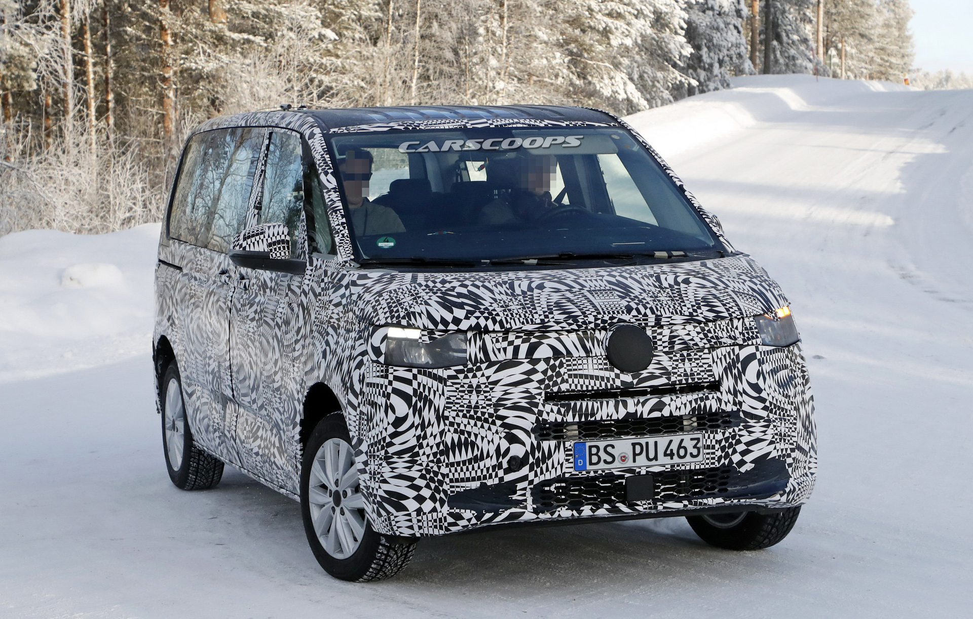 2021 VW T7 Multivan / Caravelle Spied Hiding Production Lights, Plug-in Hybrid Tops Range