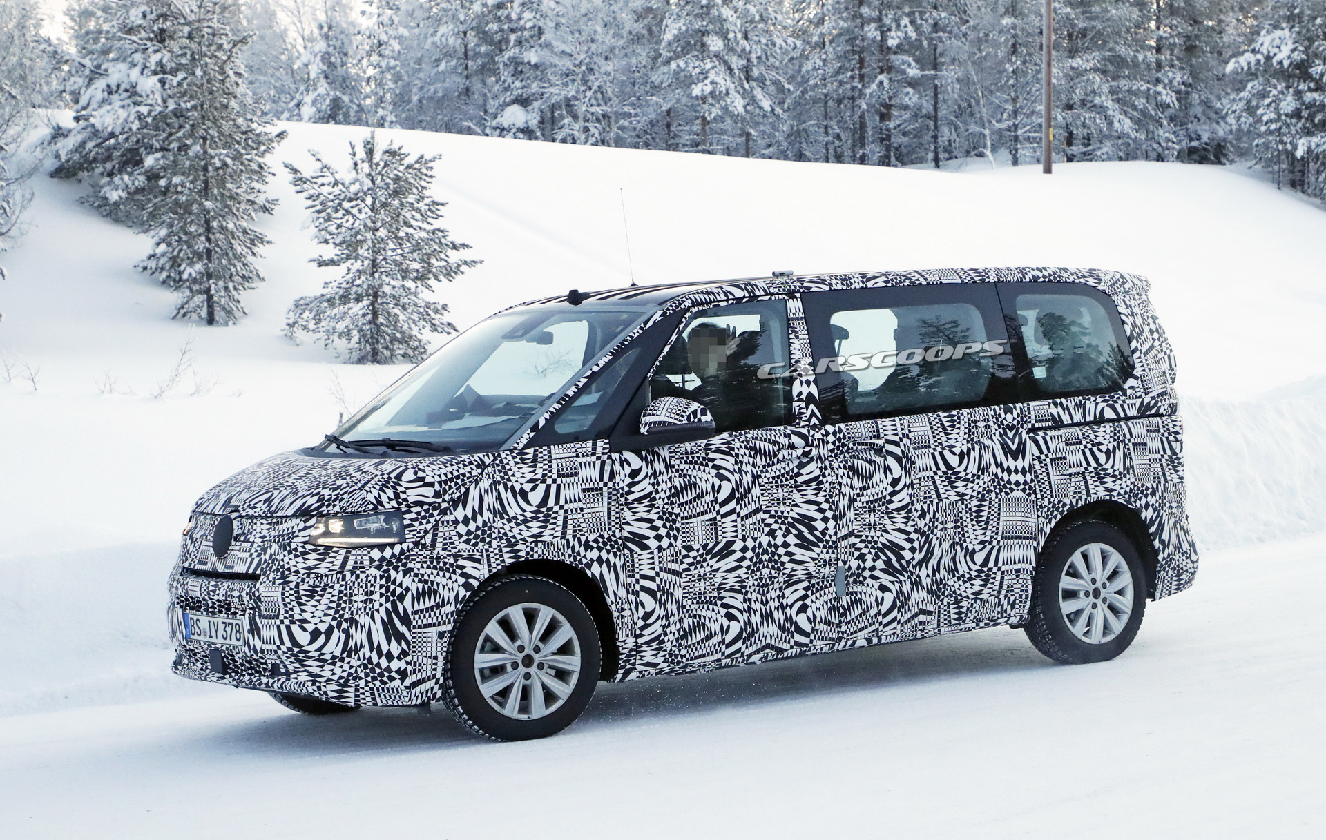 2021 VW T7 Multivan / Caravelle Spied Hiding Production Lights, Plug-in Hybrid Tops Range