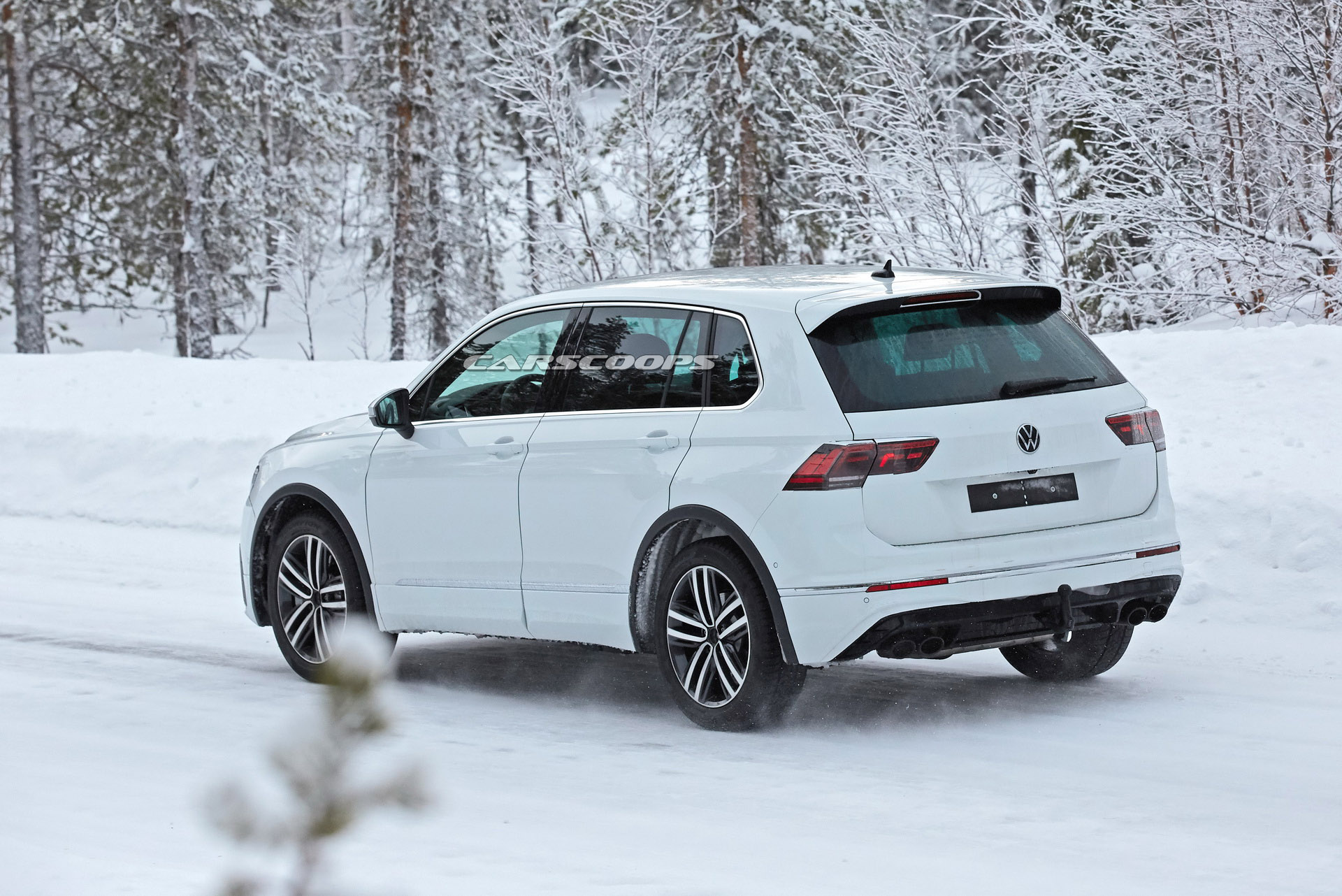 2021 Volkswagen Tiguan R Shows Quad Exhaust Pipes, Likely Packs 300+ HP