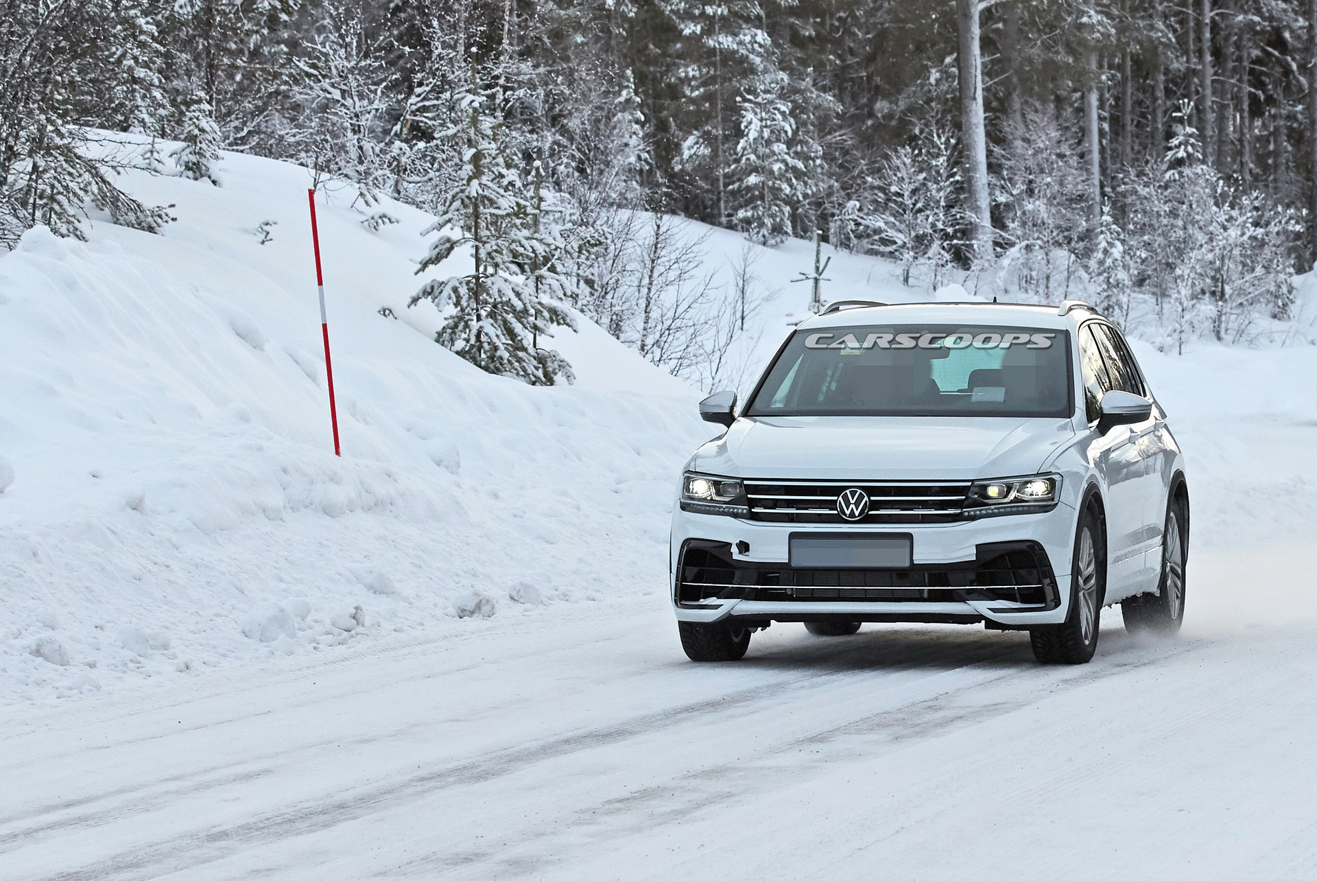 2021 Volkswagen Tiguan R Shows Quad Exhaust Pipes, Likely Packs 300+ HP
