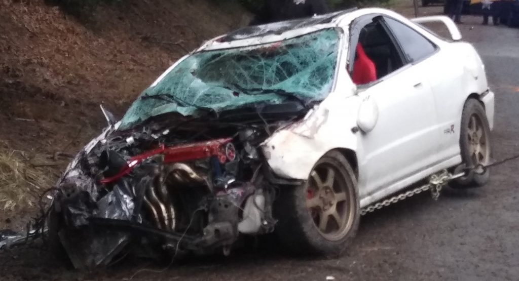  Thieves Steal Acura Integra Leading Cops On High-Speed Chase That Ends With A Roll