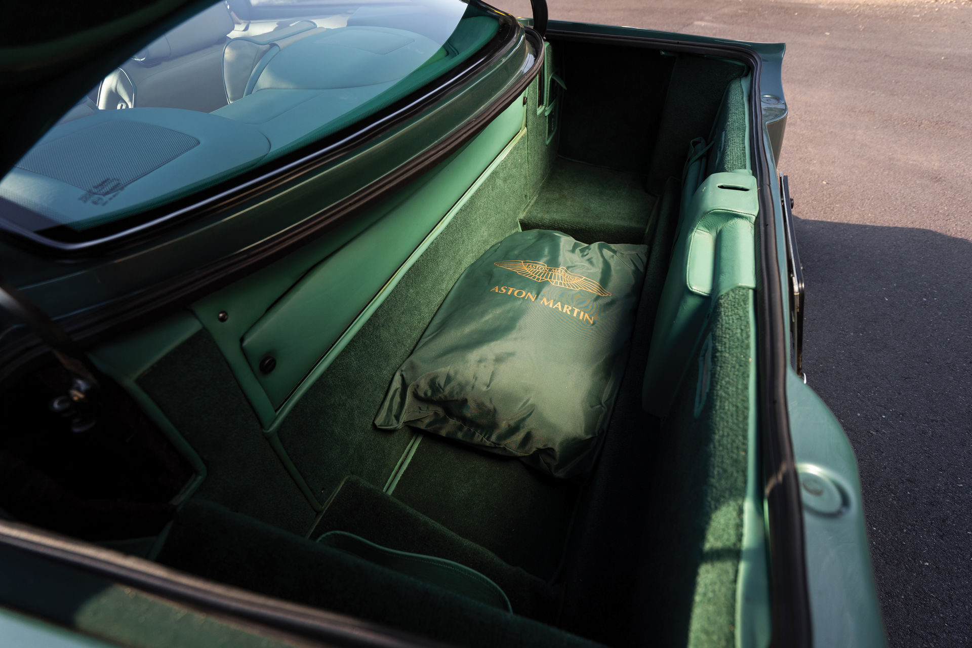 Channel Your Inner Brit With A 2000 Aston Martin Vantage Le Mans V600