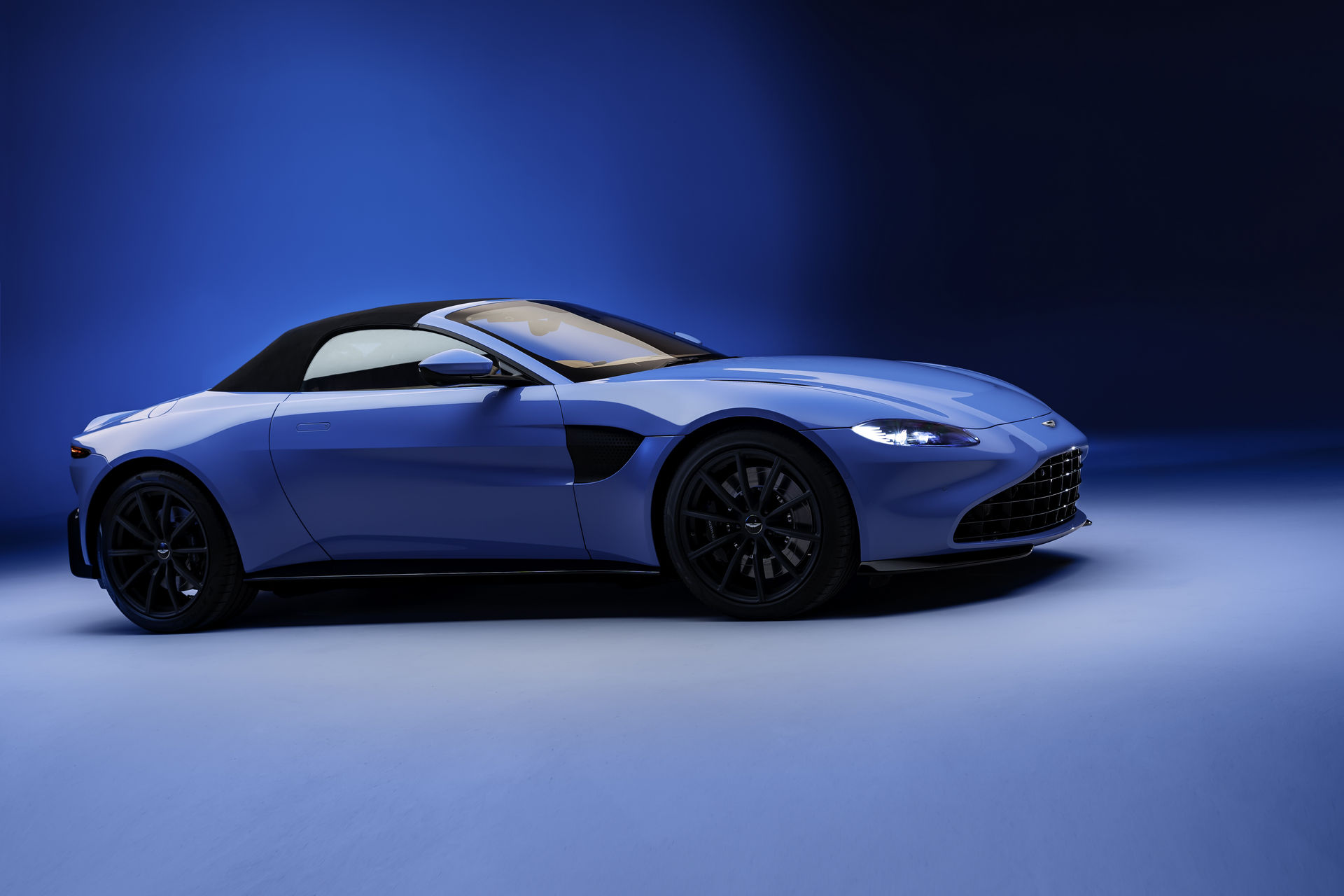 2021 Aston Martin Vantage Roadster Arrives With Folding Soft-Top