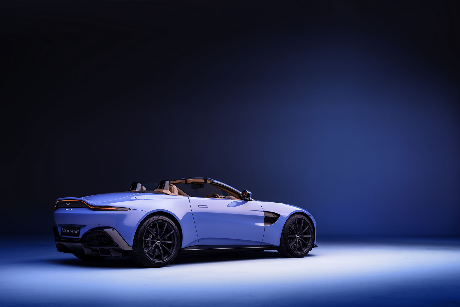 2021 Aston Martin Vantage Roadster Arrives With Folding Soft-Top