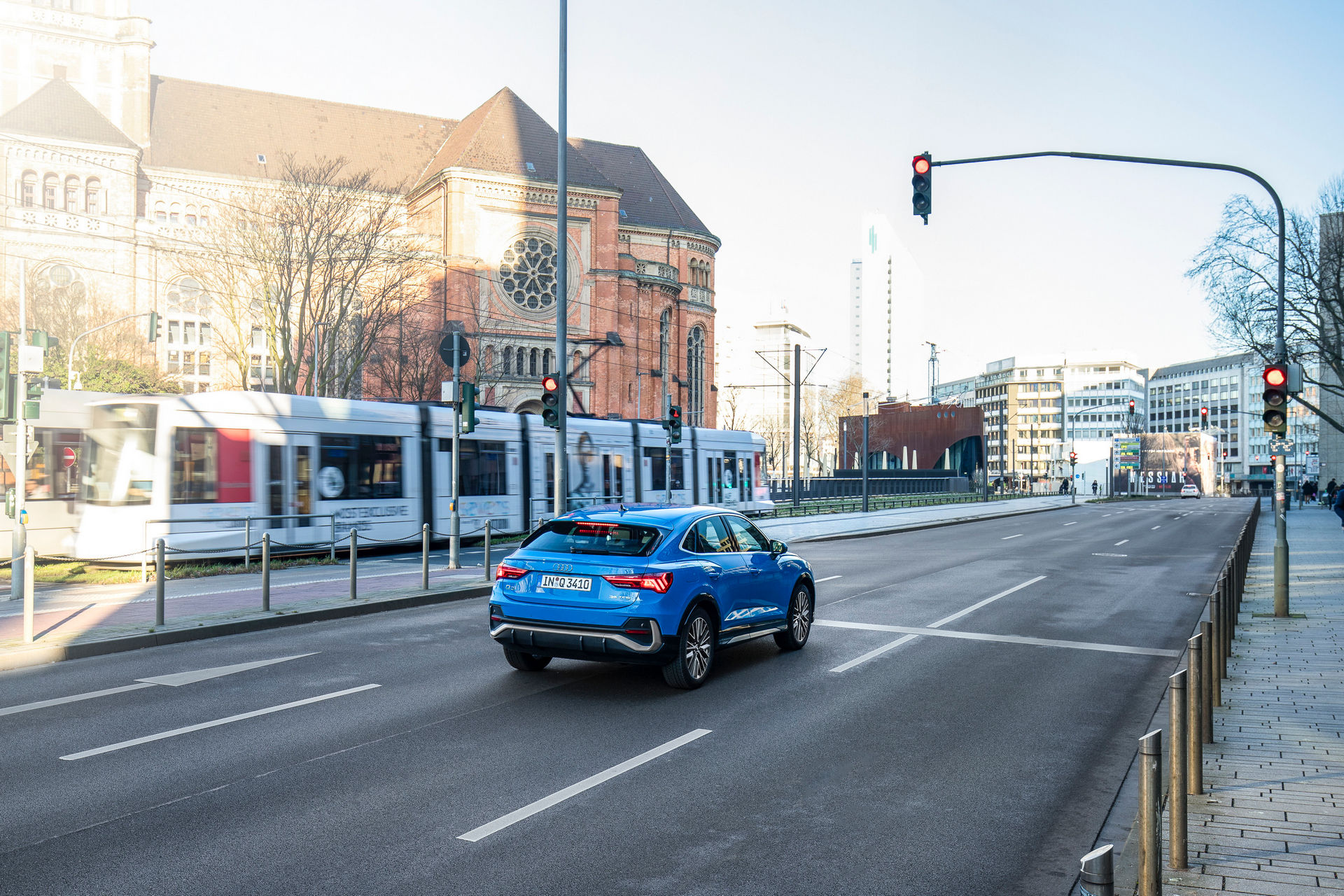 Audi Models Start Interacting With Traffic Lights In Düsseldorf