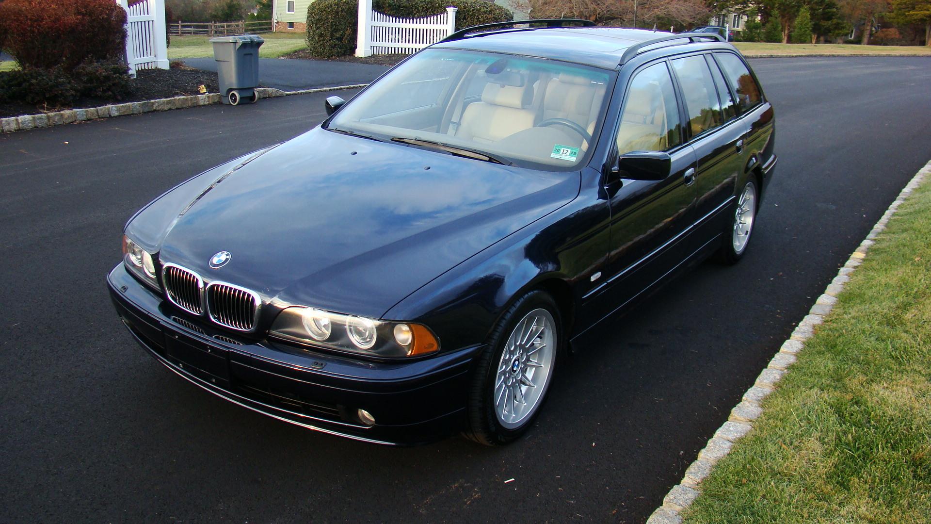 Need A Sexy RWD Wagon? Here’s A 35k Mile 2001 BMW 540i V8 Touring