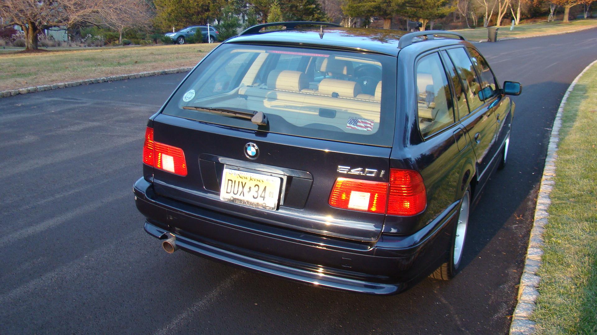 Need A Sexy RWD Wagon? Here’s A 35k Mile 2001 BMW 540i V8 Touring