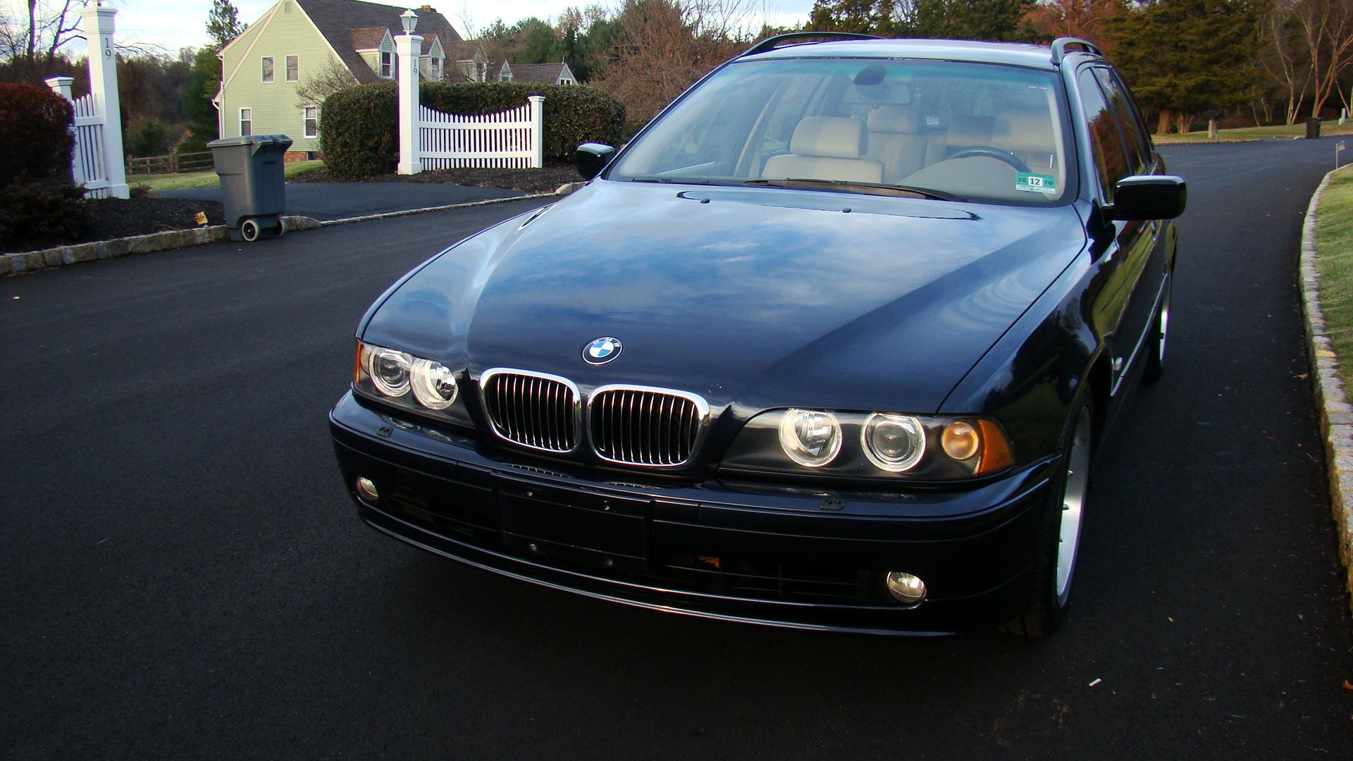 Need A Sexy RWD Wagon? Here’s A 35k Mile 2001 BMW 540i V8 Touring