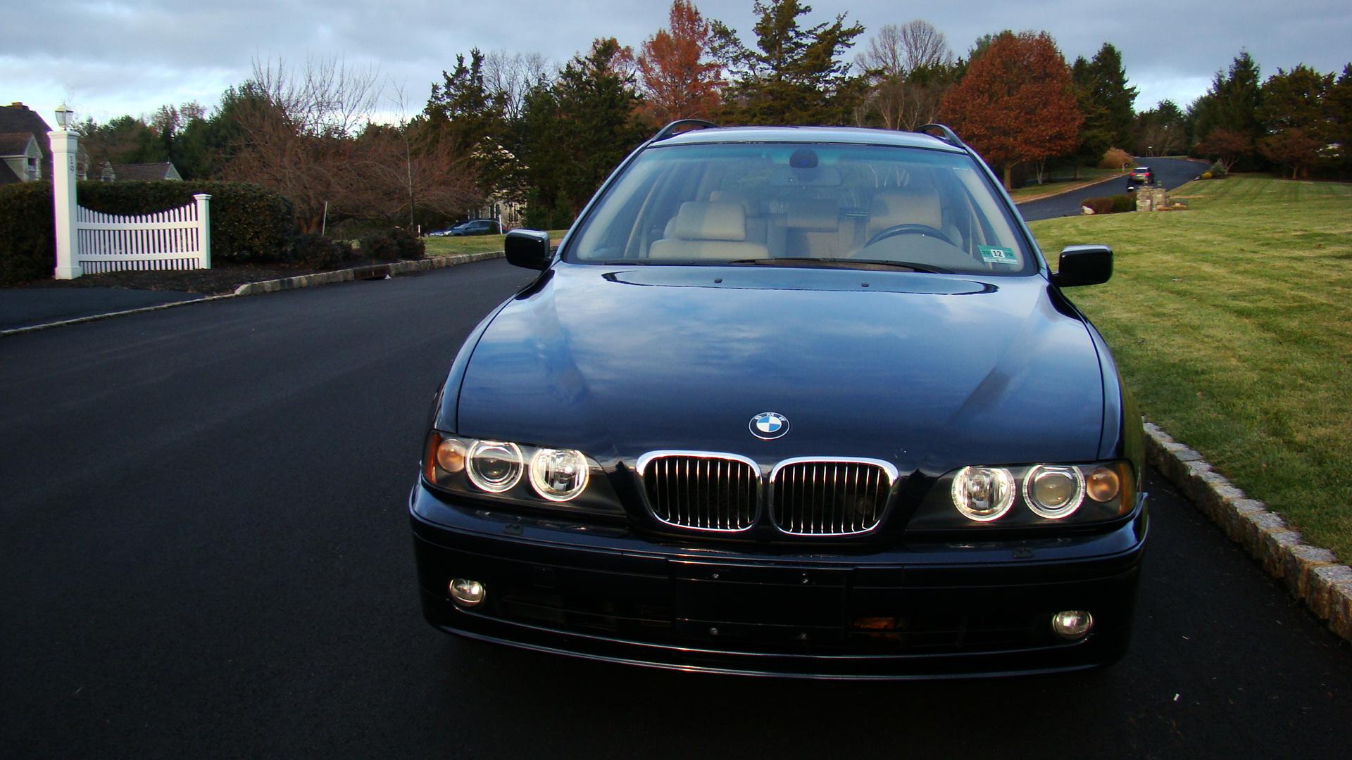 Need A Sexy RWD Wagon? Here’s A 35k Mile 2001 BMW 540i V8 Touring