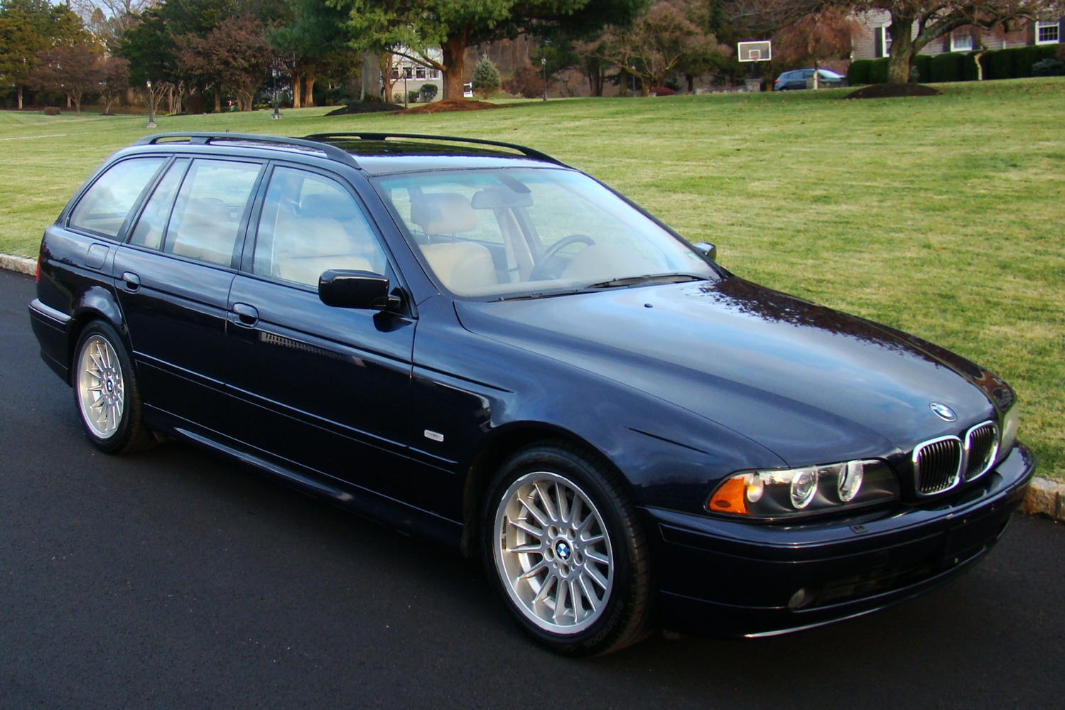 Need A Sexy RWD Wagon? Here’s A 35k Mile 2001 BMW 540i V8 Touring