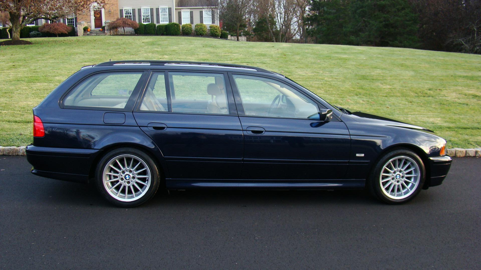 Need A Sexy RWD Wagon? Here’s A 35k Mile 2001 BMW 540i V8 Touring