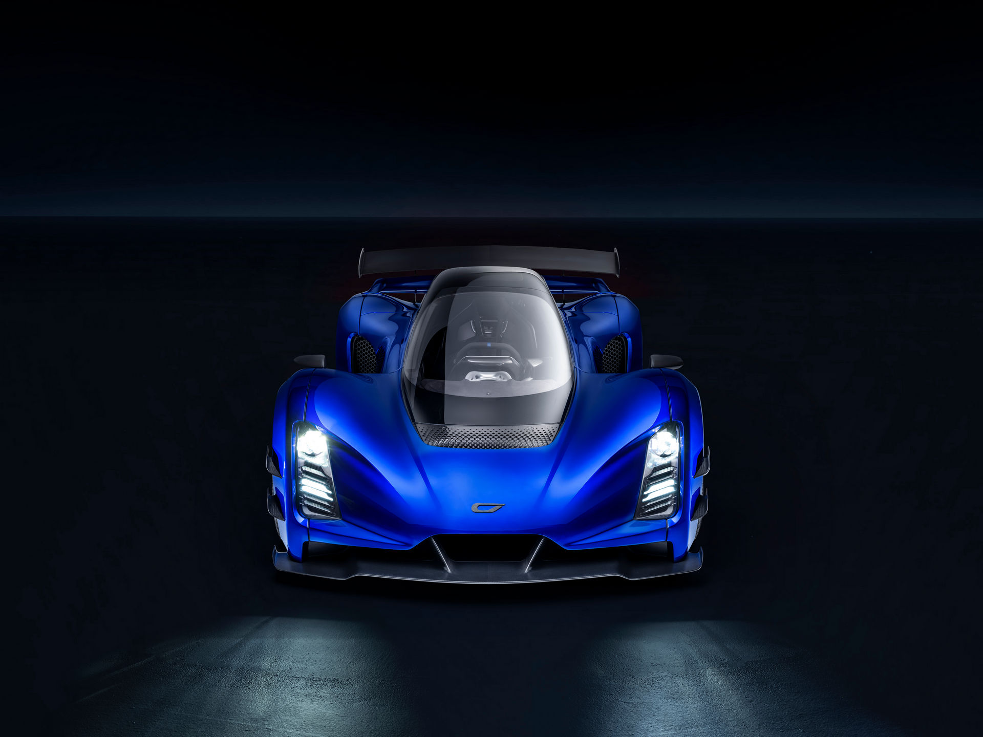 Czinger 21C Showcased In Standard And Lightweight Track Guises