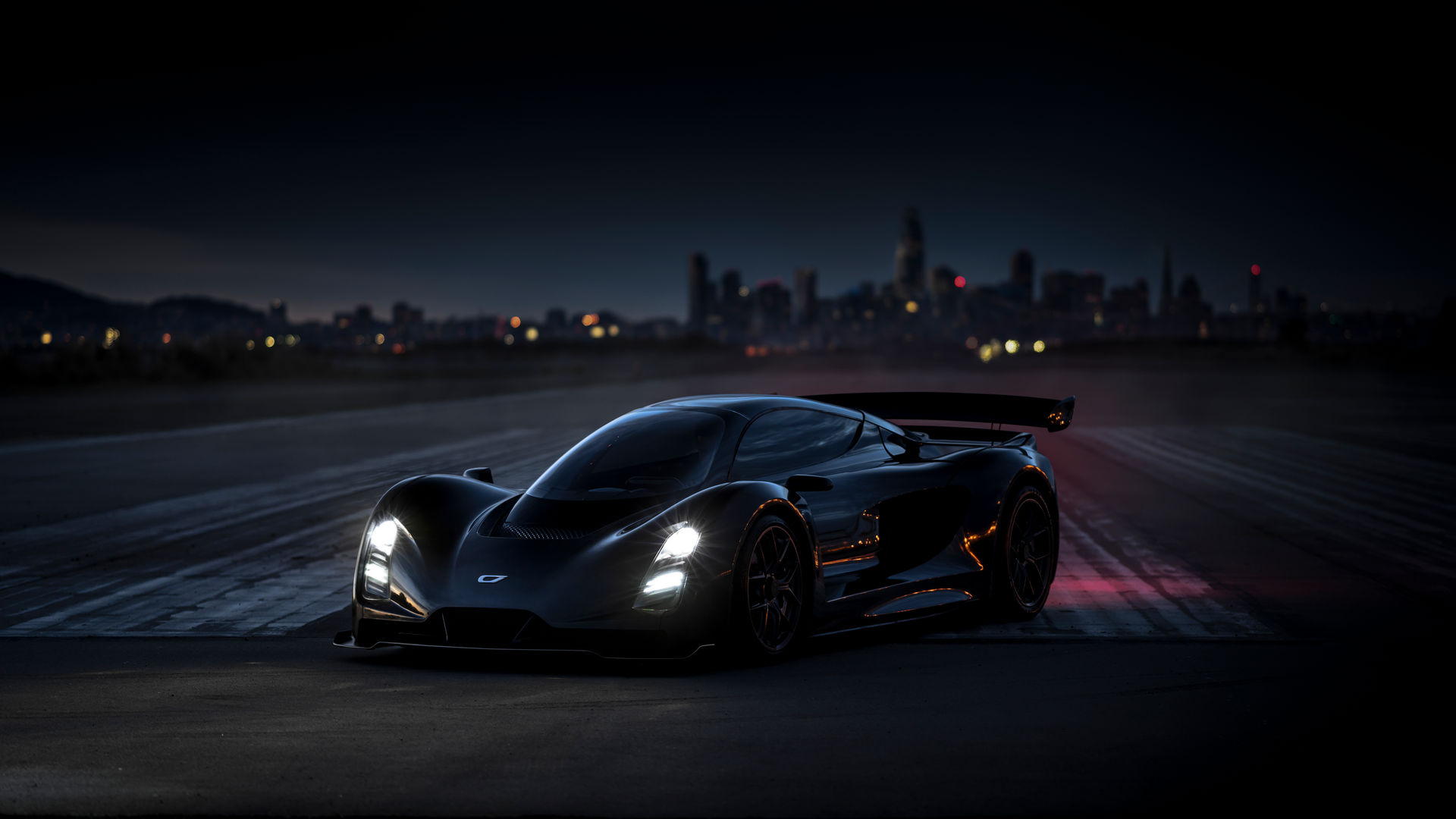 Czinger 21C Showcased In Standard And Lightweight Track Guises