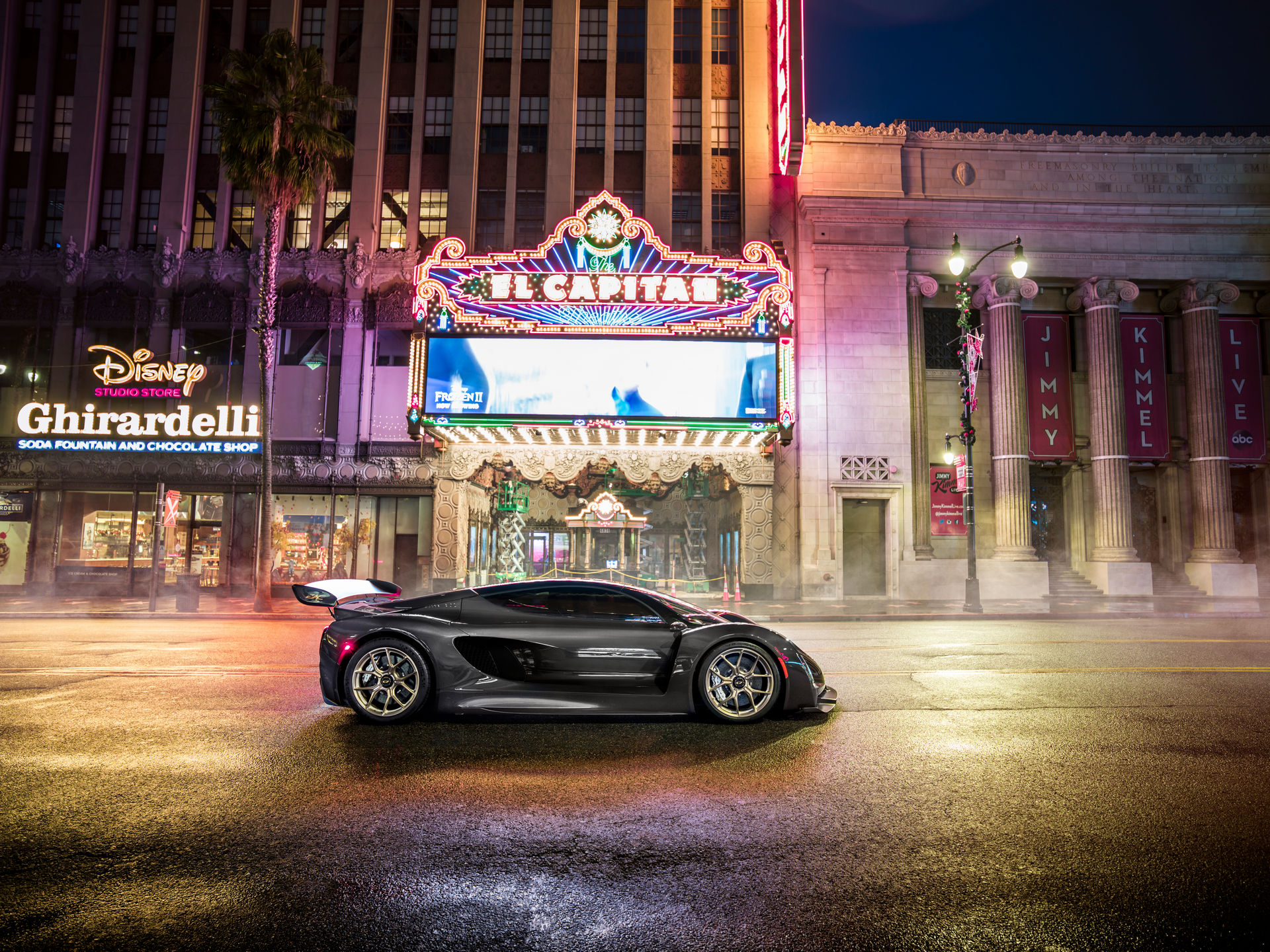 Czinger 21C Showcased In Standard And Lightweight Track Guises