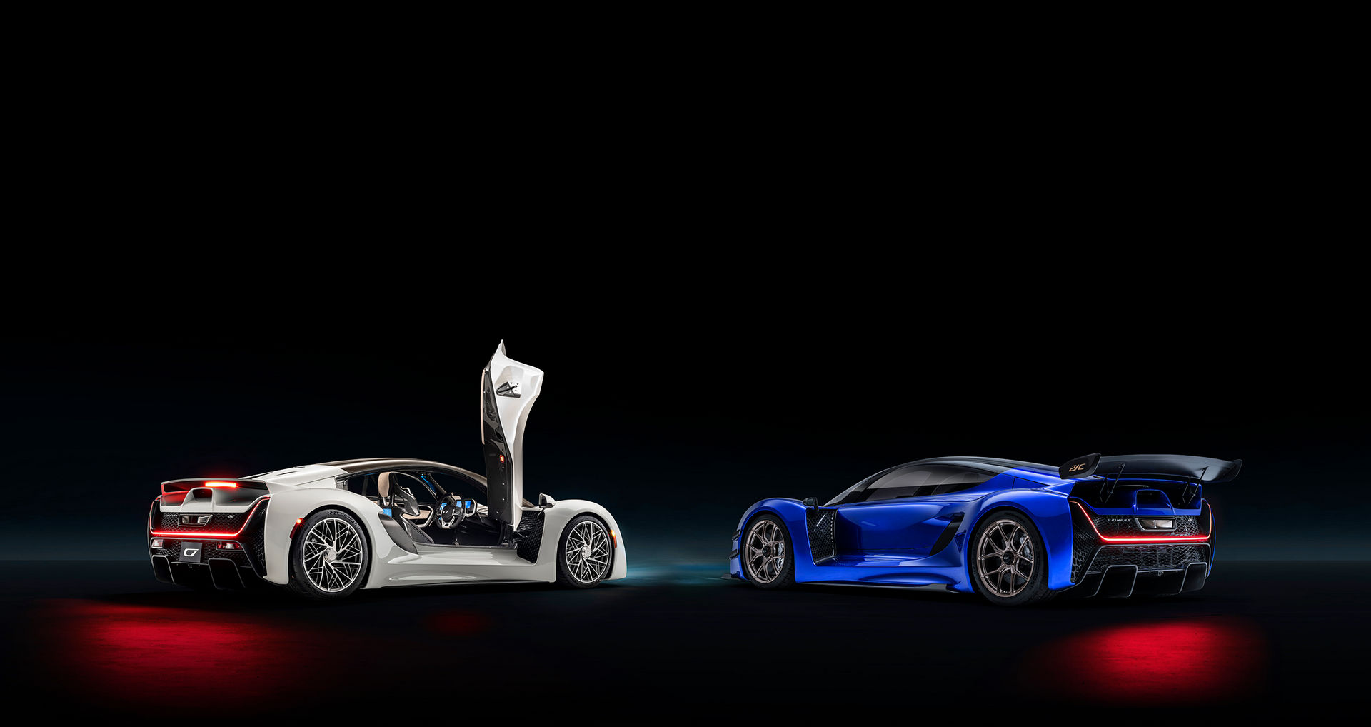 Czinger 21C Showcased In Standard And Lightweight Track Guises