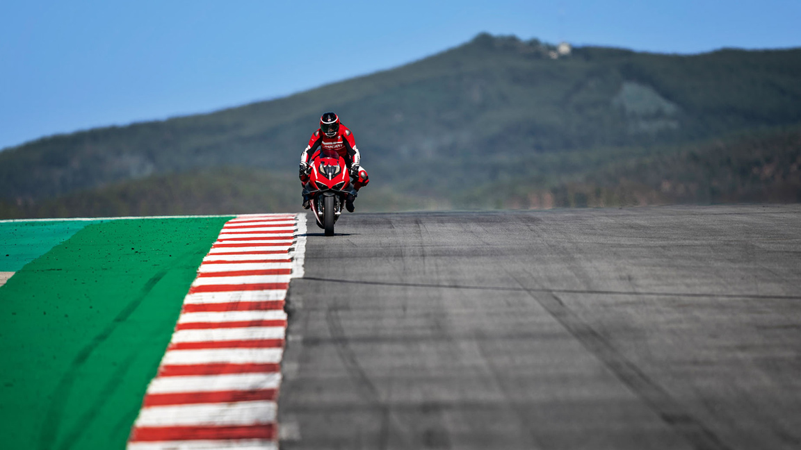 Limited-Run Ducati Superleggera V4 Has 231 HP And Weighs Just 335 lbs (152 kg)