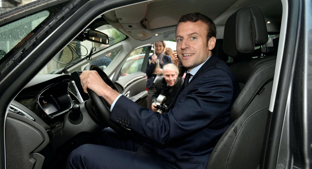  Oups! French President Macron’s Armored Renault Espace Broke Down During State Visit To Poland