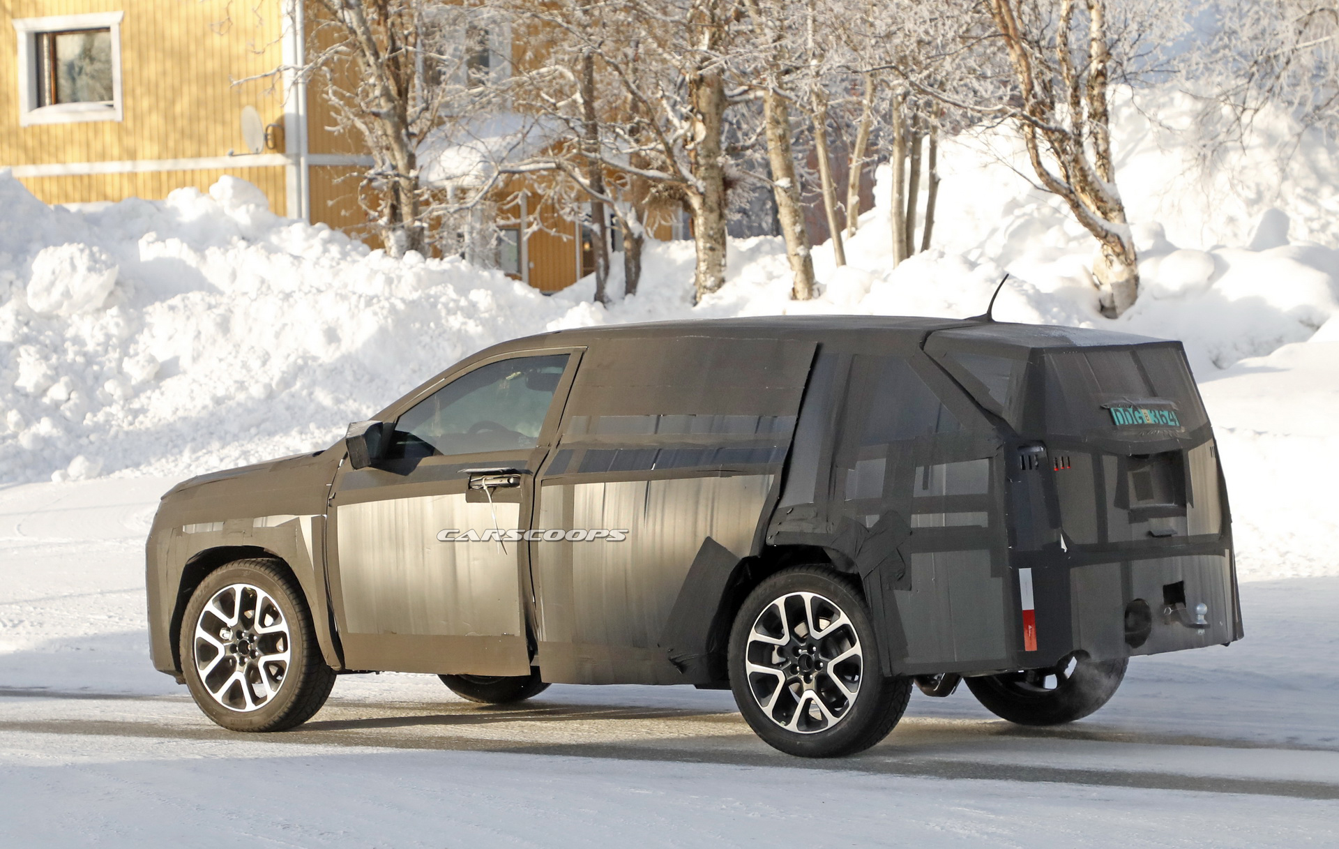 Mystery SUV Caught During Testing, Could Be South America’s Rumored Fiat Toro SUV