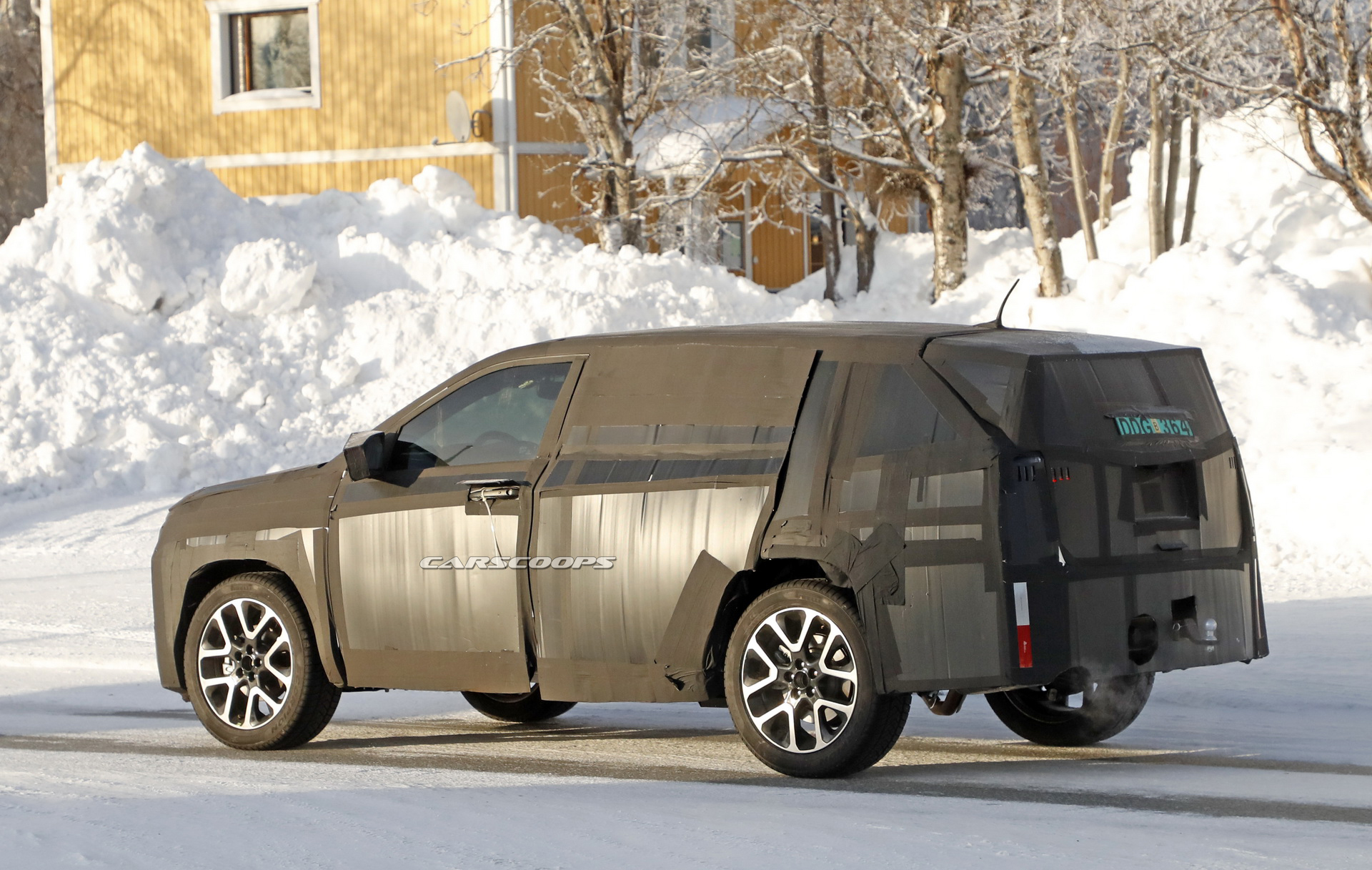 Mystery SUV Caught During Testing, Could Be South America’s Rumored Fiat Toro SUV