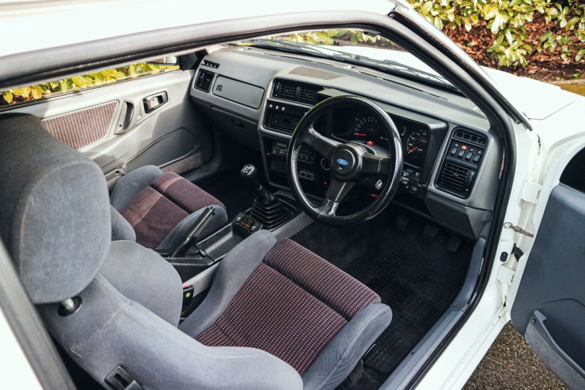 Prototype Sierra RS500 Cosworth Is The Holy Grail Of The Fast Ford Family