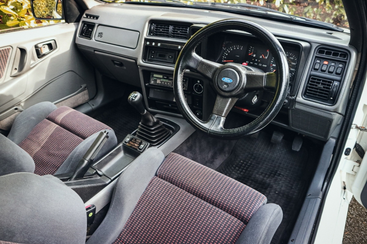 Prototype Sierra RS500 Cosworth Is The Holy Grail Of The Fast Ford Family