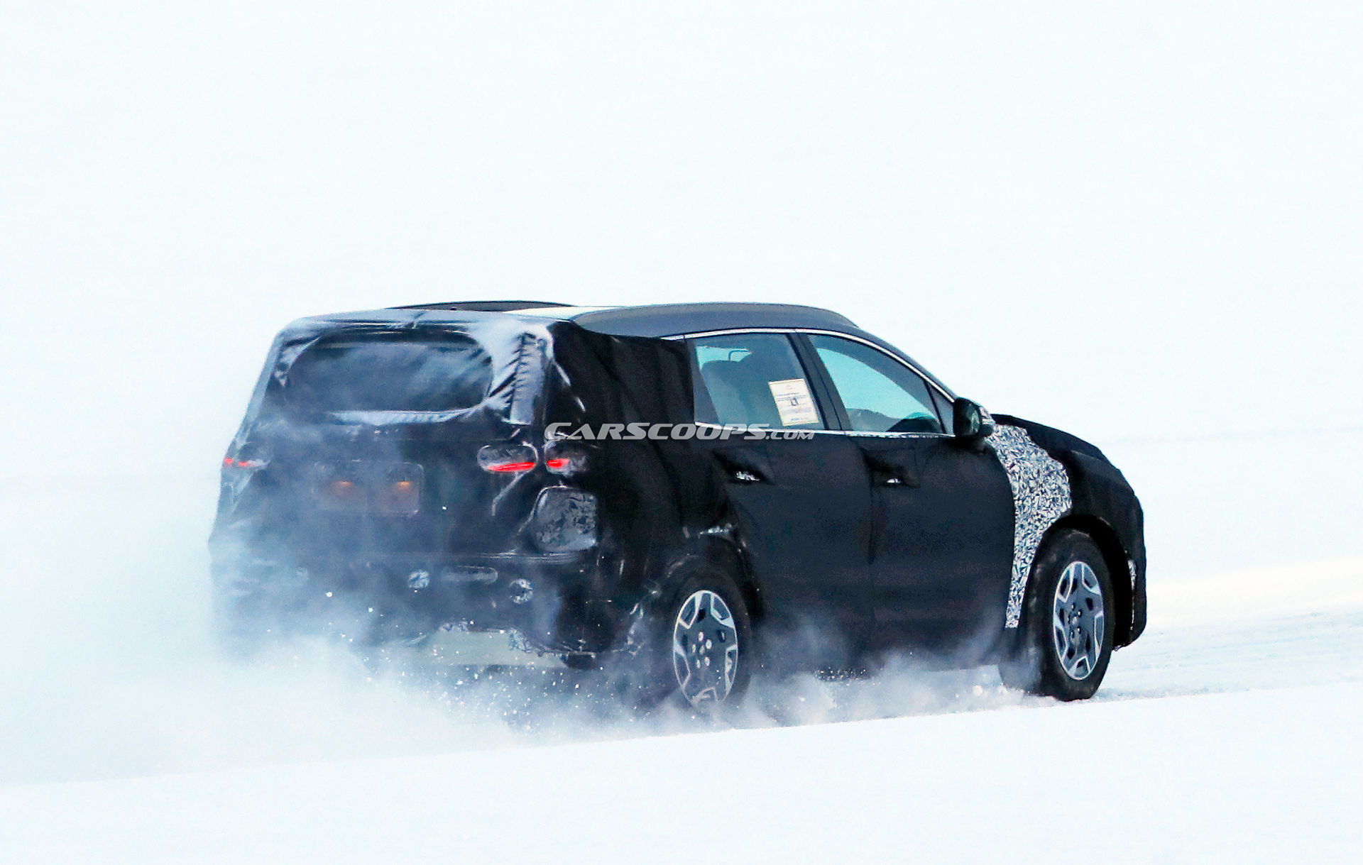 Facelifted Hyundai Santa Fe Getting Tweaked Looks And New Hybrid Options