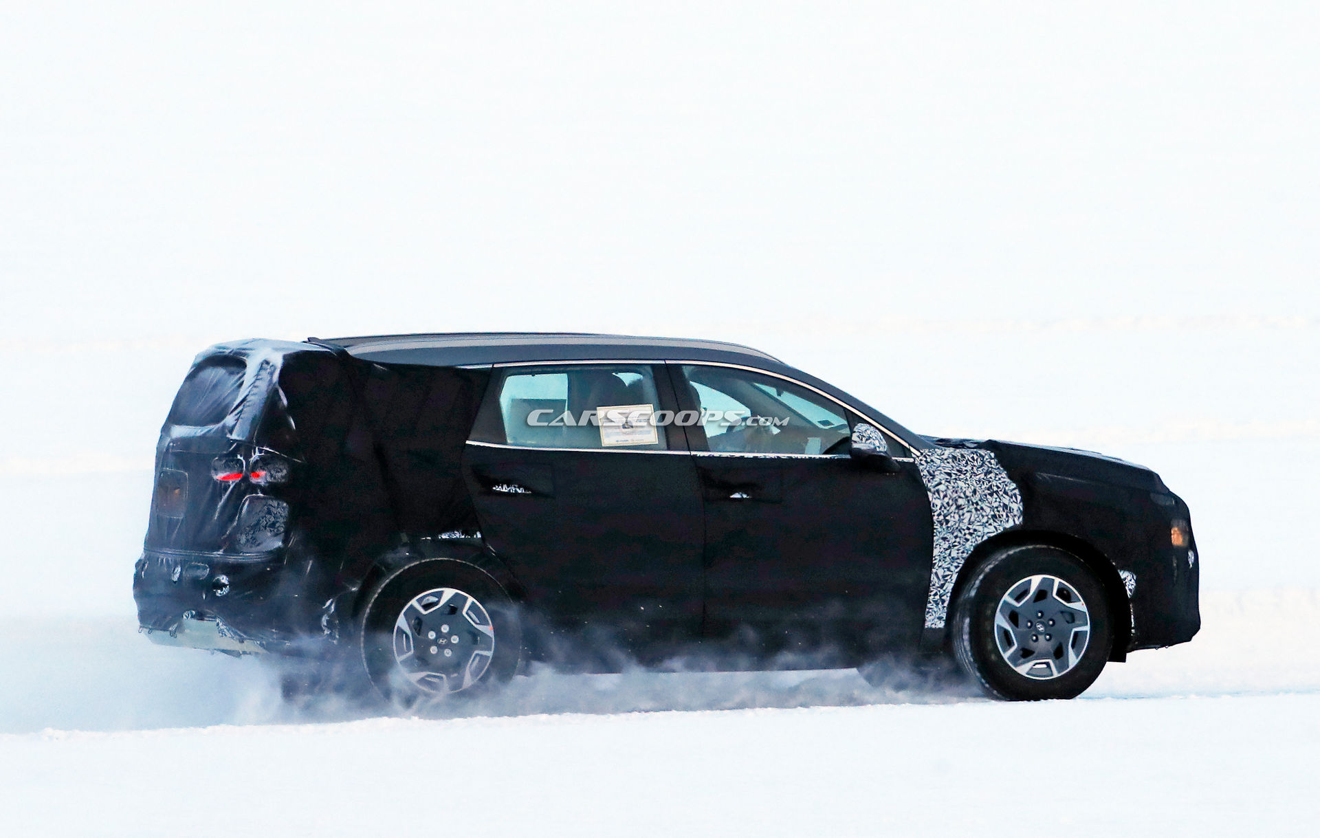 Facelifted Hyundai Santa Fe Getting Tweaked Looks And New Hybrid Options