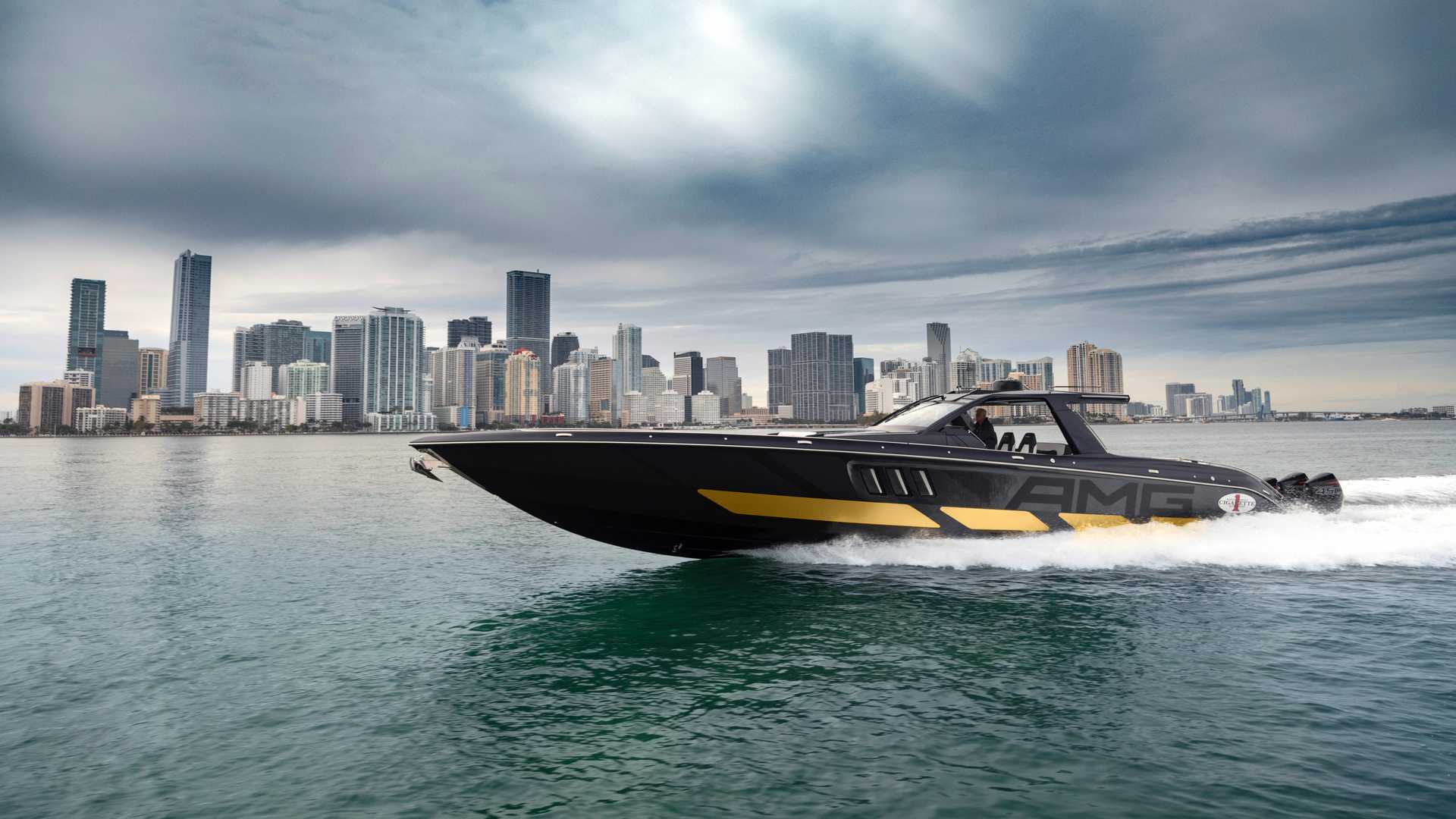 Mercedes-AMG And Cigarette Racing Release 2,700 HP Boat, Matching G63