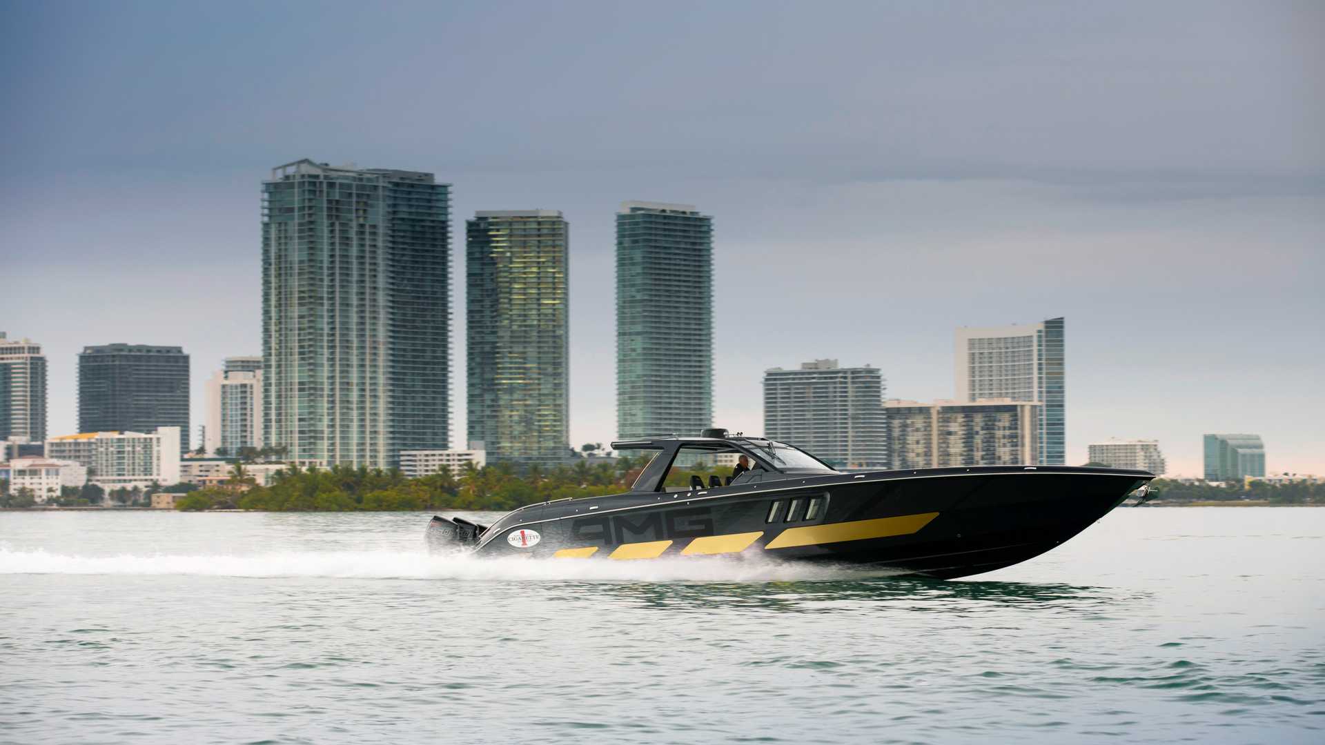 Mercedes-AMG And Cigarette Racing Release 2,700 HP Boat, Matching G63
