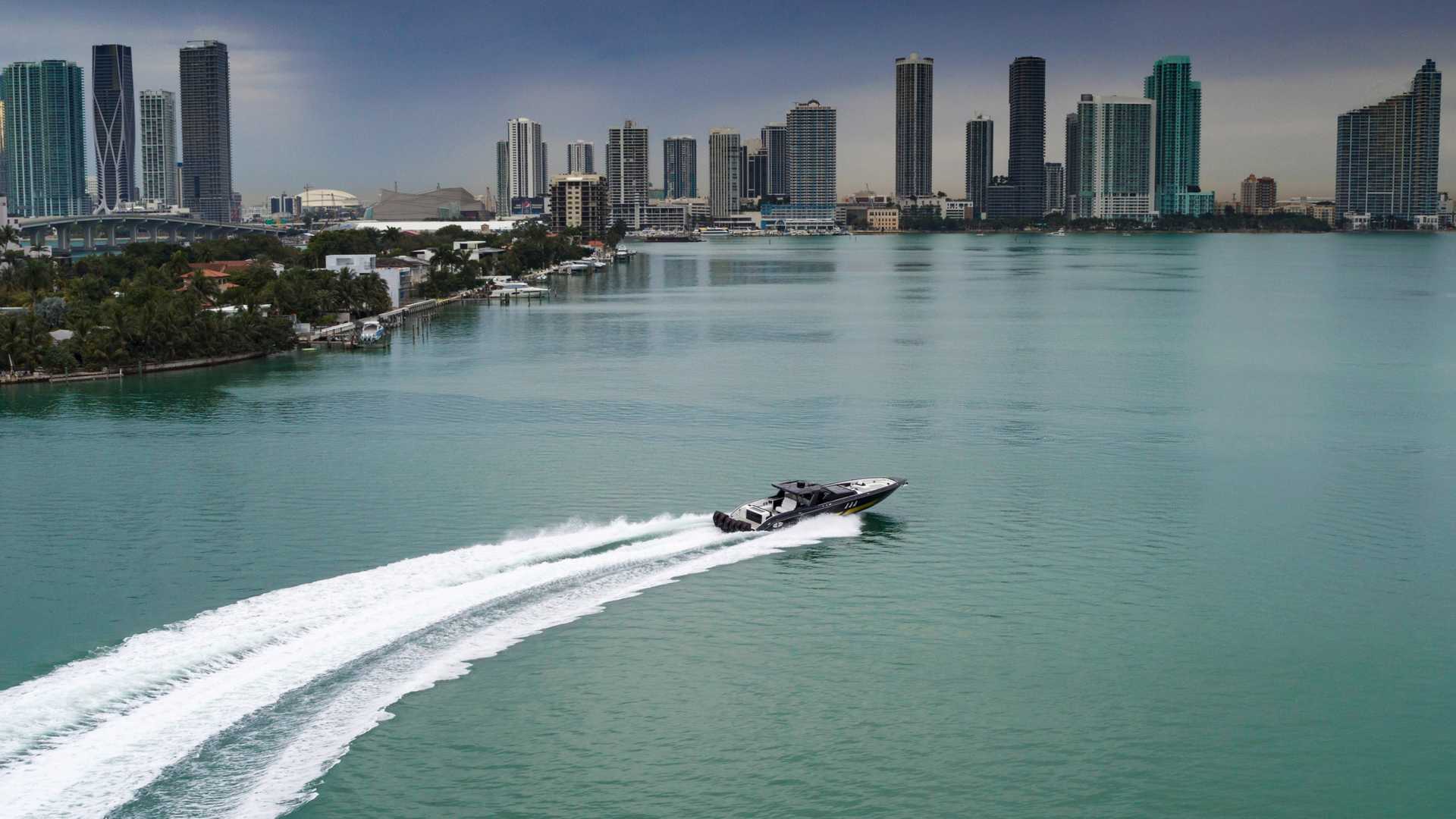 Mercedes-AMG And Cigarette Racing Release 2,700 HP Boat, Matching G63