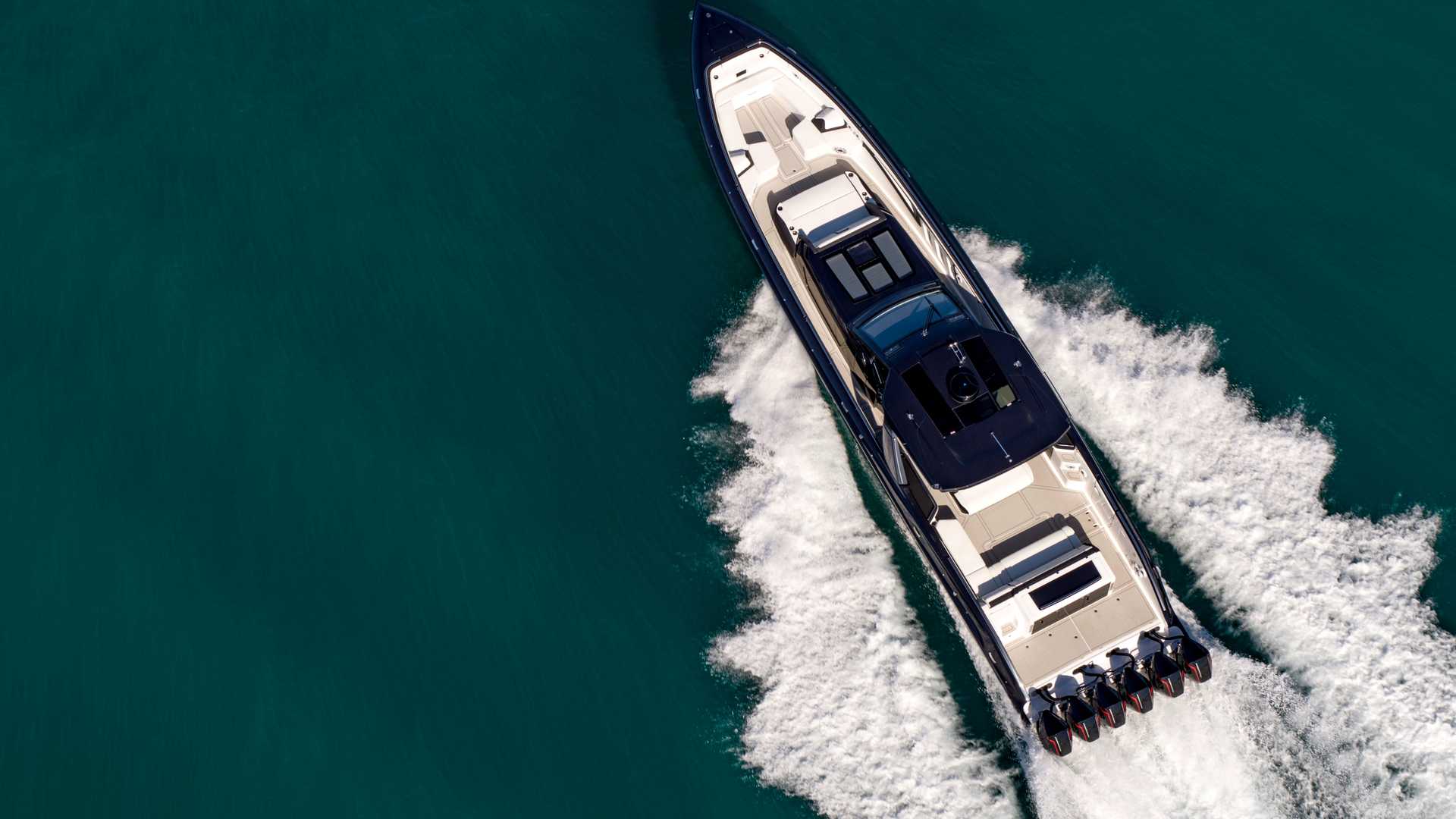 Mercedes-AMG And Cigarette Racing Release 2,700 HP Boat, Matching G63