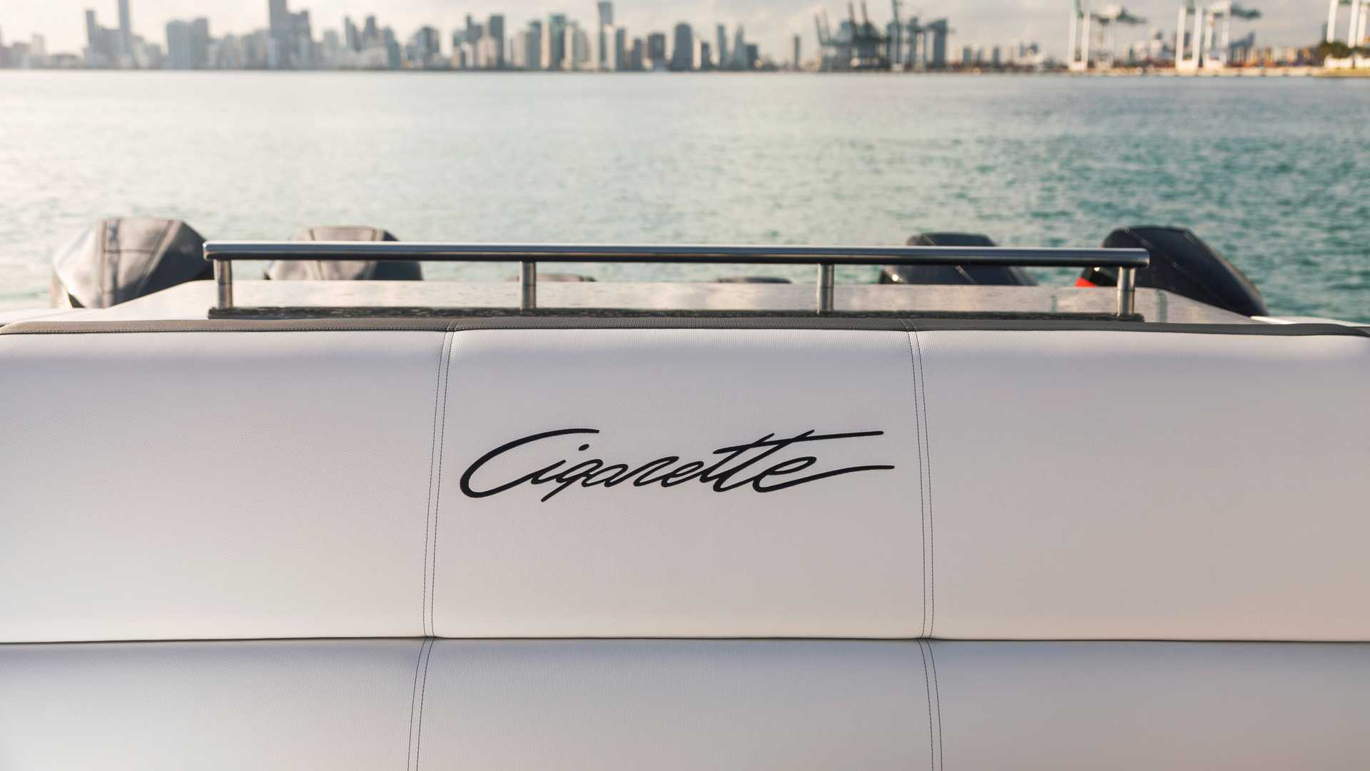 Mercedes-AMG And Cigarette Racing Release 2,700 HP Boat, Matching G63