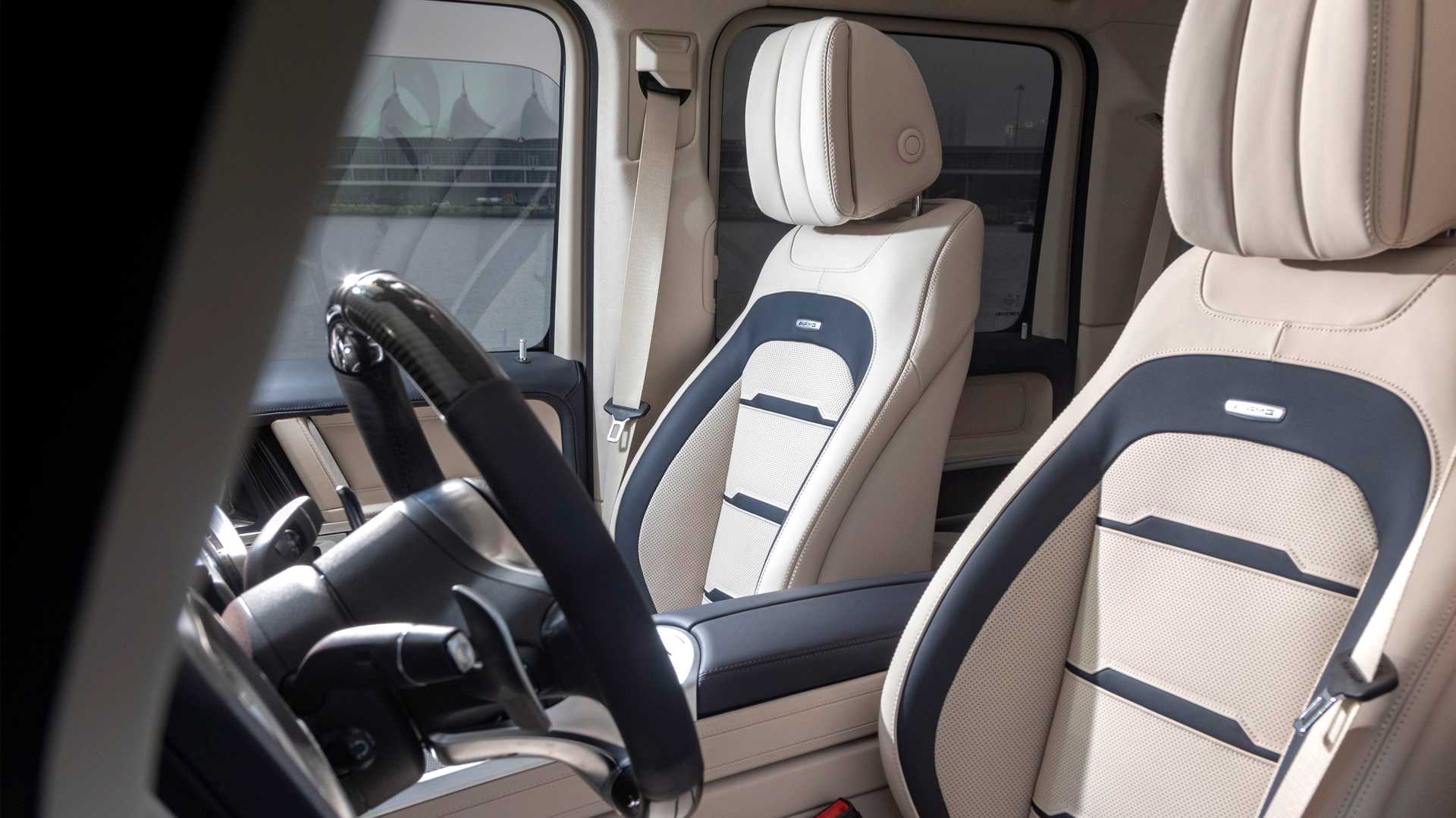 Mercedes-AMG And Cigarette Racing Release 2,700 HP Boat, Matching G63