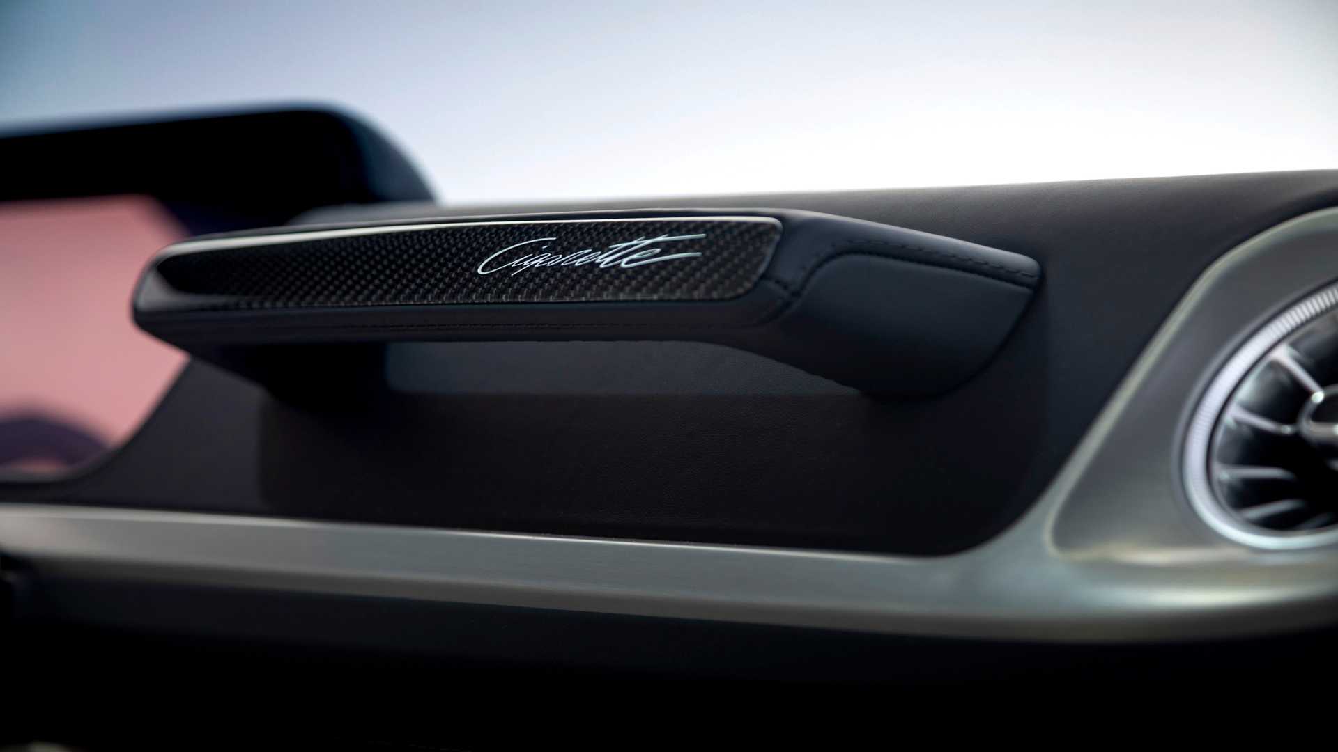 Mercedes-AMG And Cigarette Racing Release 2,700 HP Boat, Matching G63