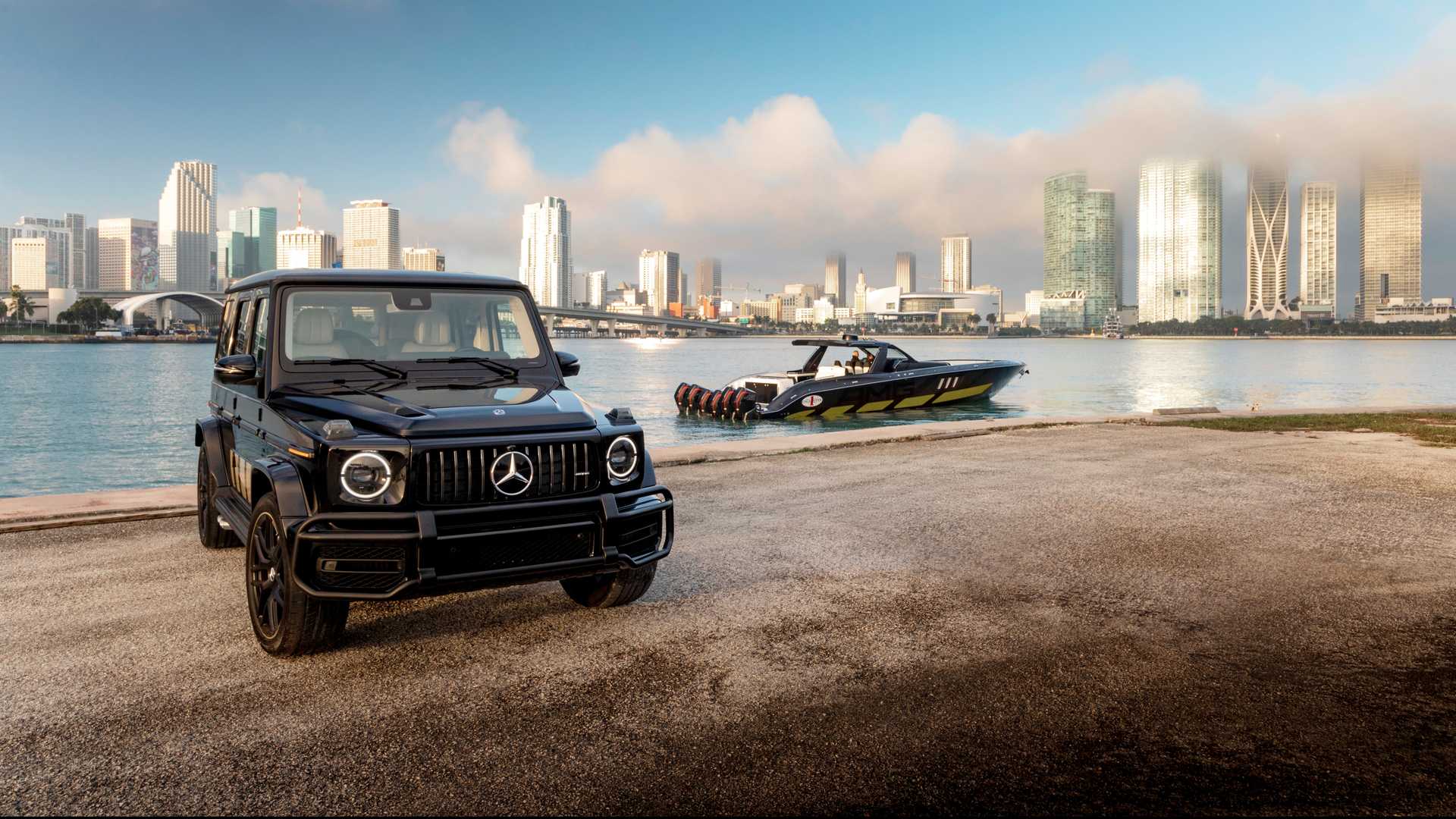 Mercedes-AMG And Cigarette Racing Release 2,700 HP Boat, Matching G63