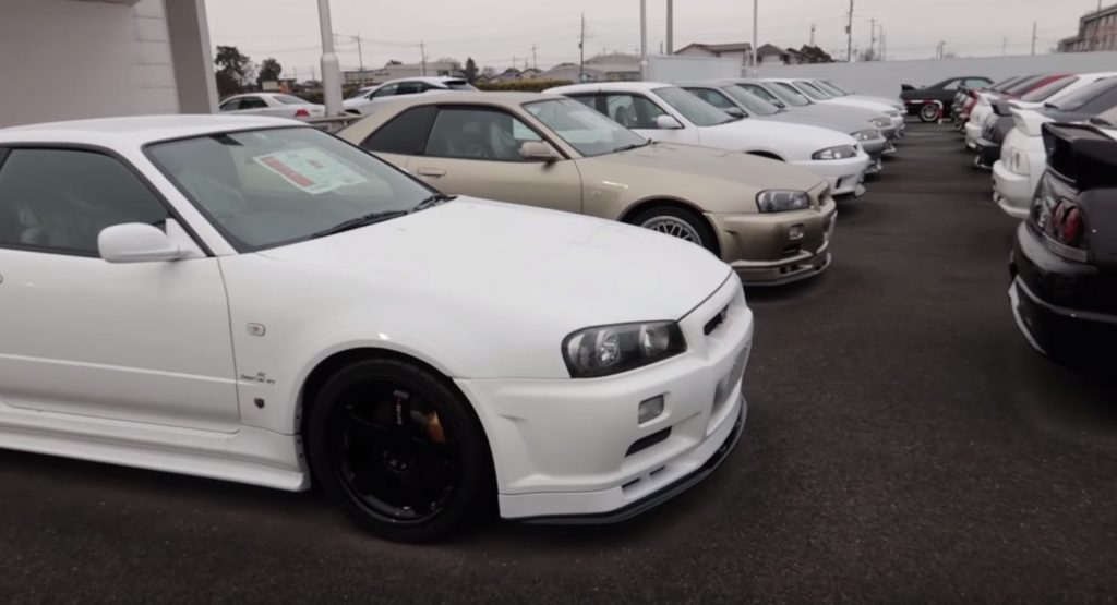This Japanese Lot Is What A Nissan Skyline Gt R Paradise Must Look Like Carscoops