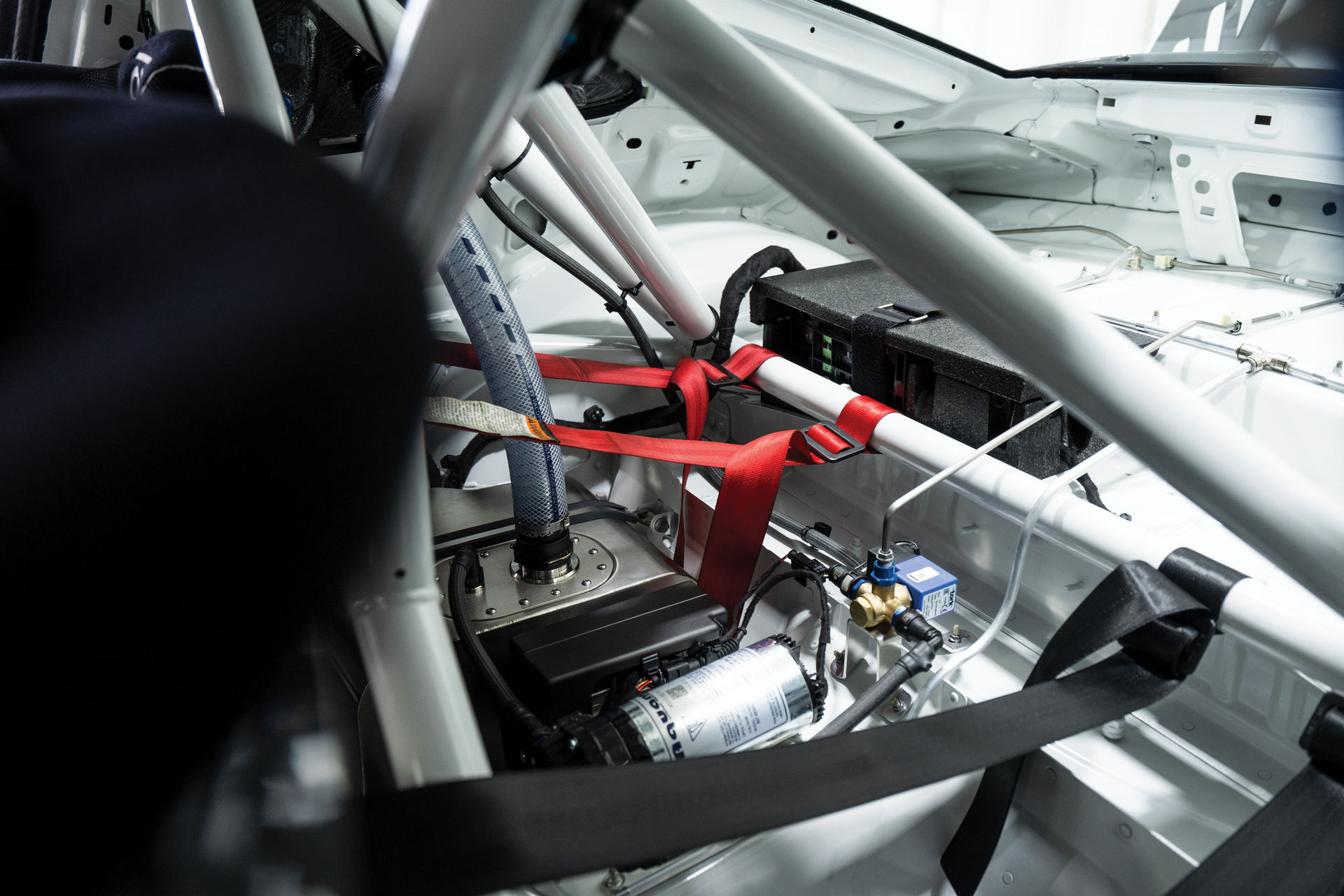 Brand New Porsche 911 GT2 RS Clubsport Is A Track-Day Enthusiast’s Wet Dream