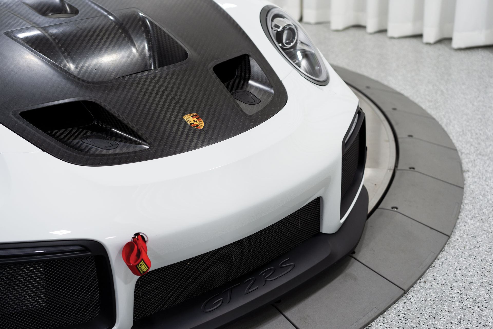 Brand New Porsche 911 GT2 RS Clubsport Is A Track-Day Enthusiast’s Wet Dream