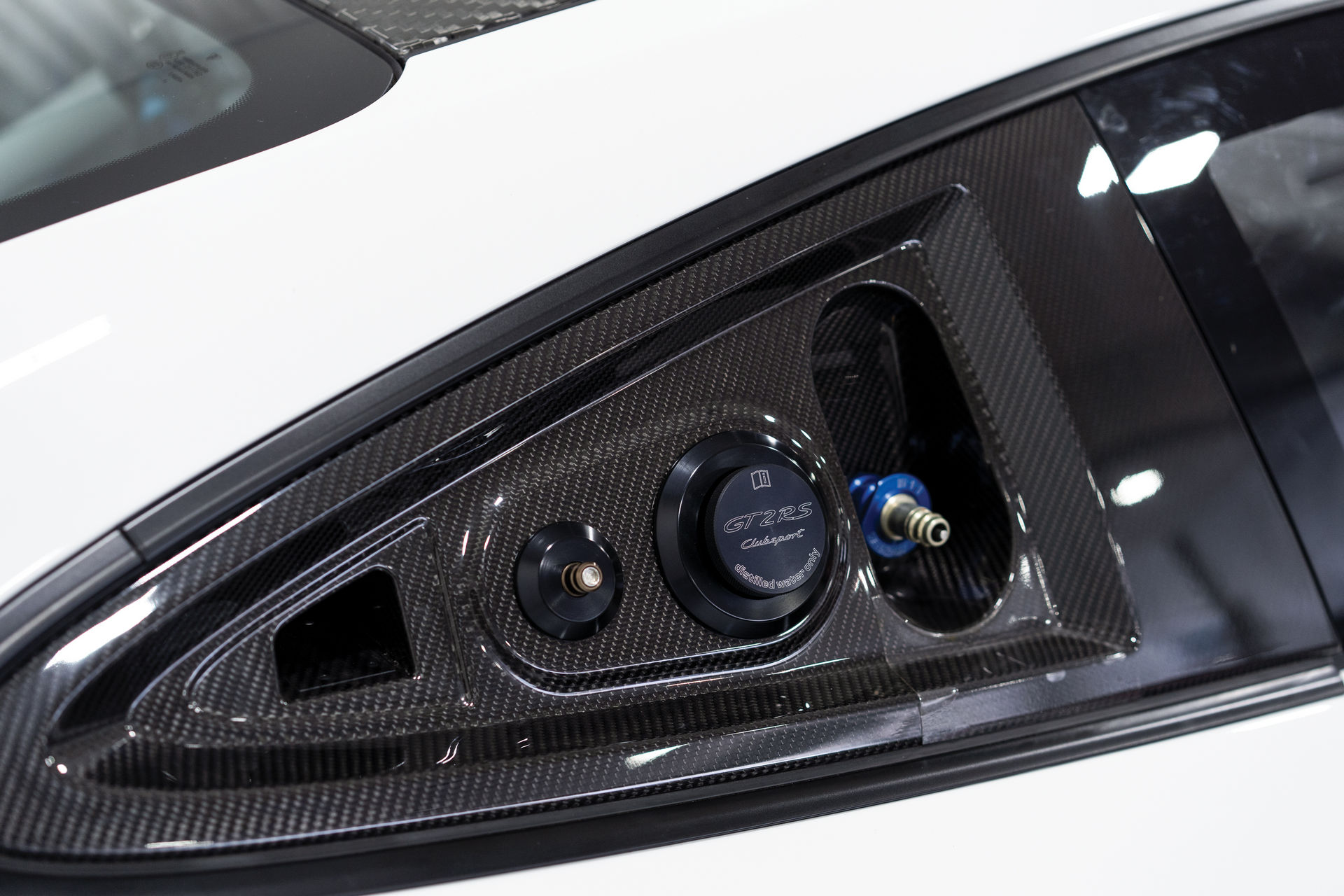 Brand New Porsche 911 GT2 RS Clubsport Is A Track-Day Enthusiast’s Wet Dream