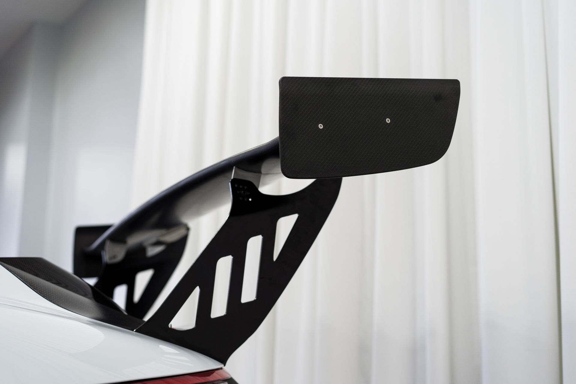 Brand New Porsche 911 GT2 RS Clubsport Is A Track-Day Enthusiast’s Wet Dream