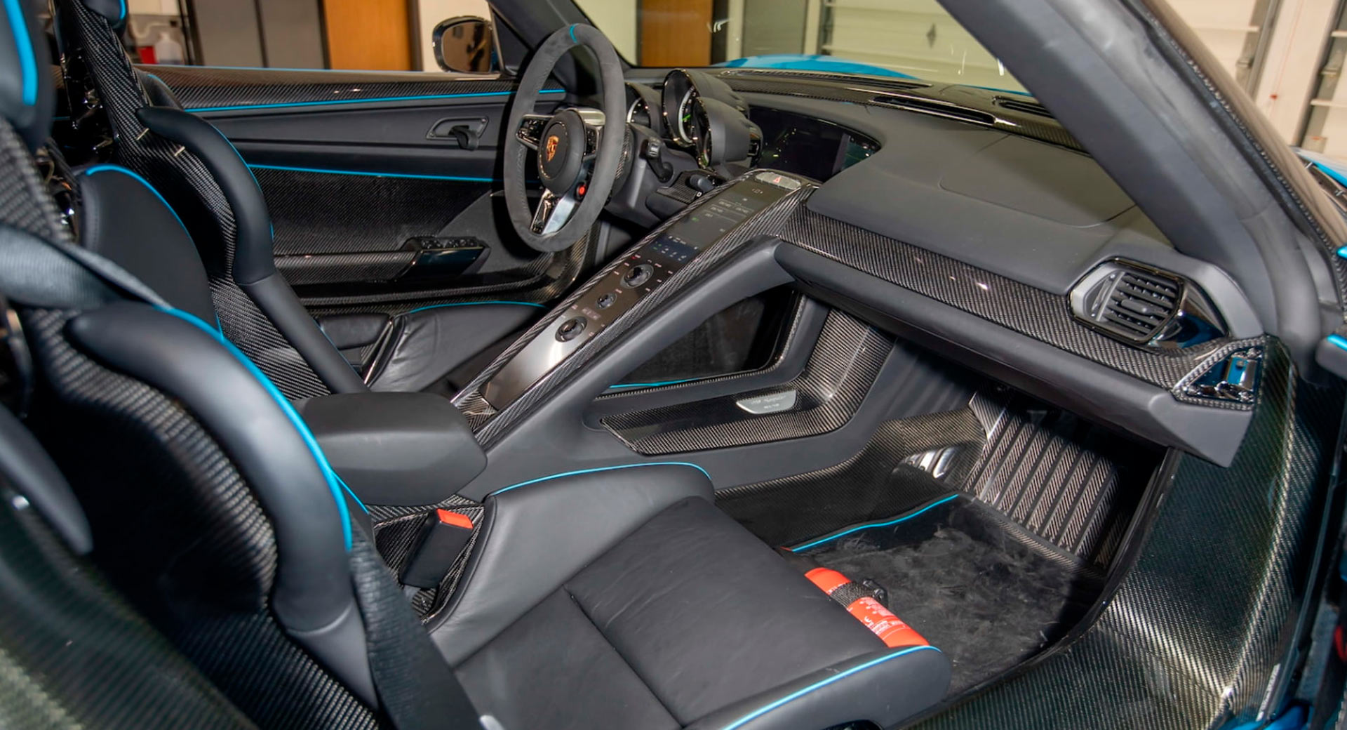 Riviera Blue Porsche 918 Spyder Will Leave You Sweating