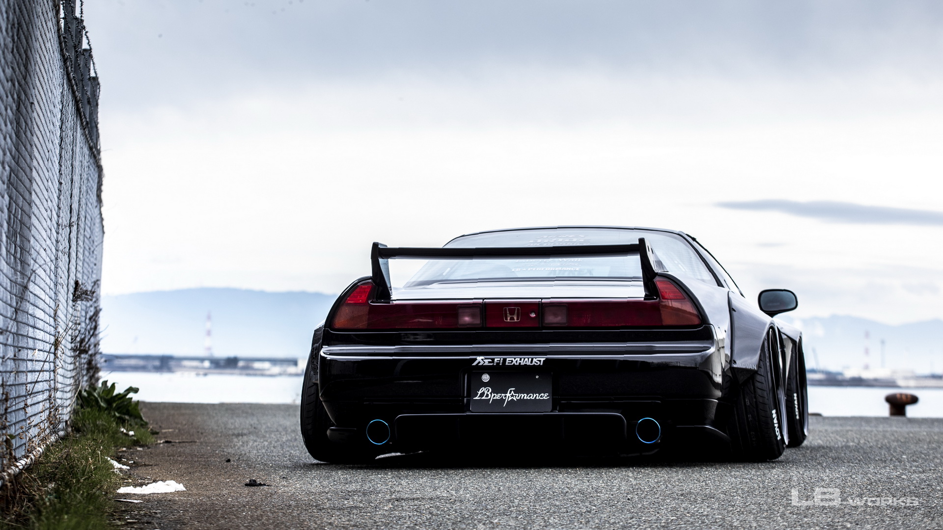 Original Honda / Acura NSX Tucks Away Sleek Styling Under Liberty Walk’s Flamboyant Body Kit
