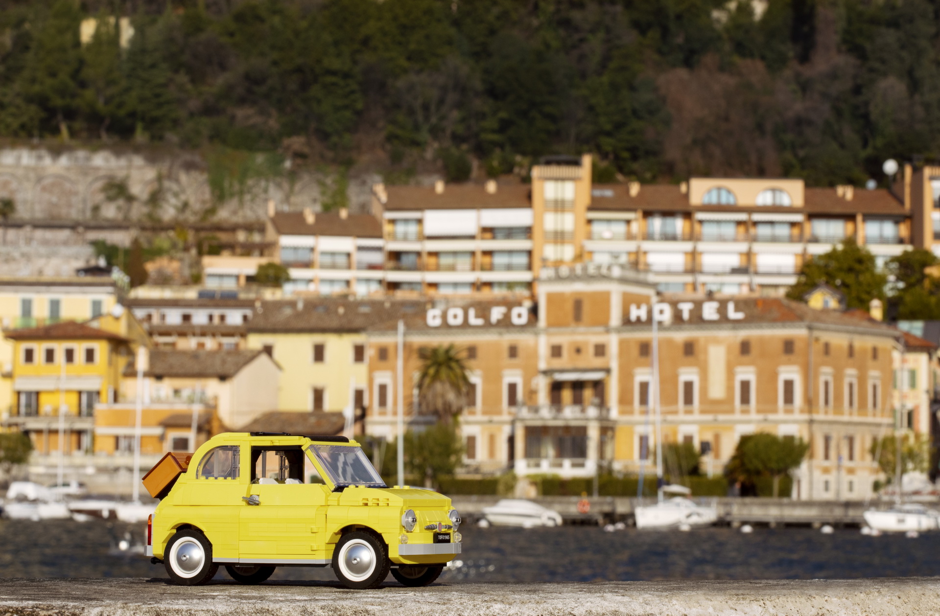LEGO Goes Back To The 60’s With Creator Expert Fiat 500 Classic, Builds Life-Size Brick Model To Go With It