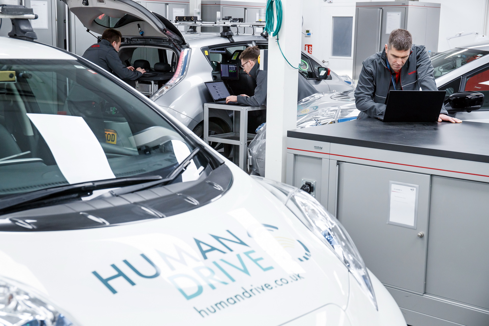 Autonomous Nissan Leaf Completes 230-Mile Journey Across UK