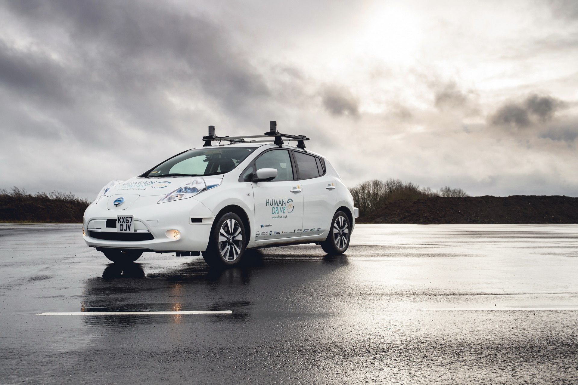 Autonomous Nissan Leaf Completes 230-Mile Journey Across UK