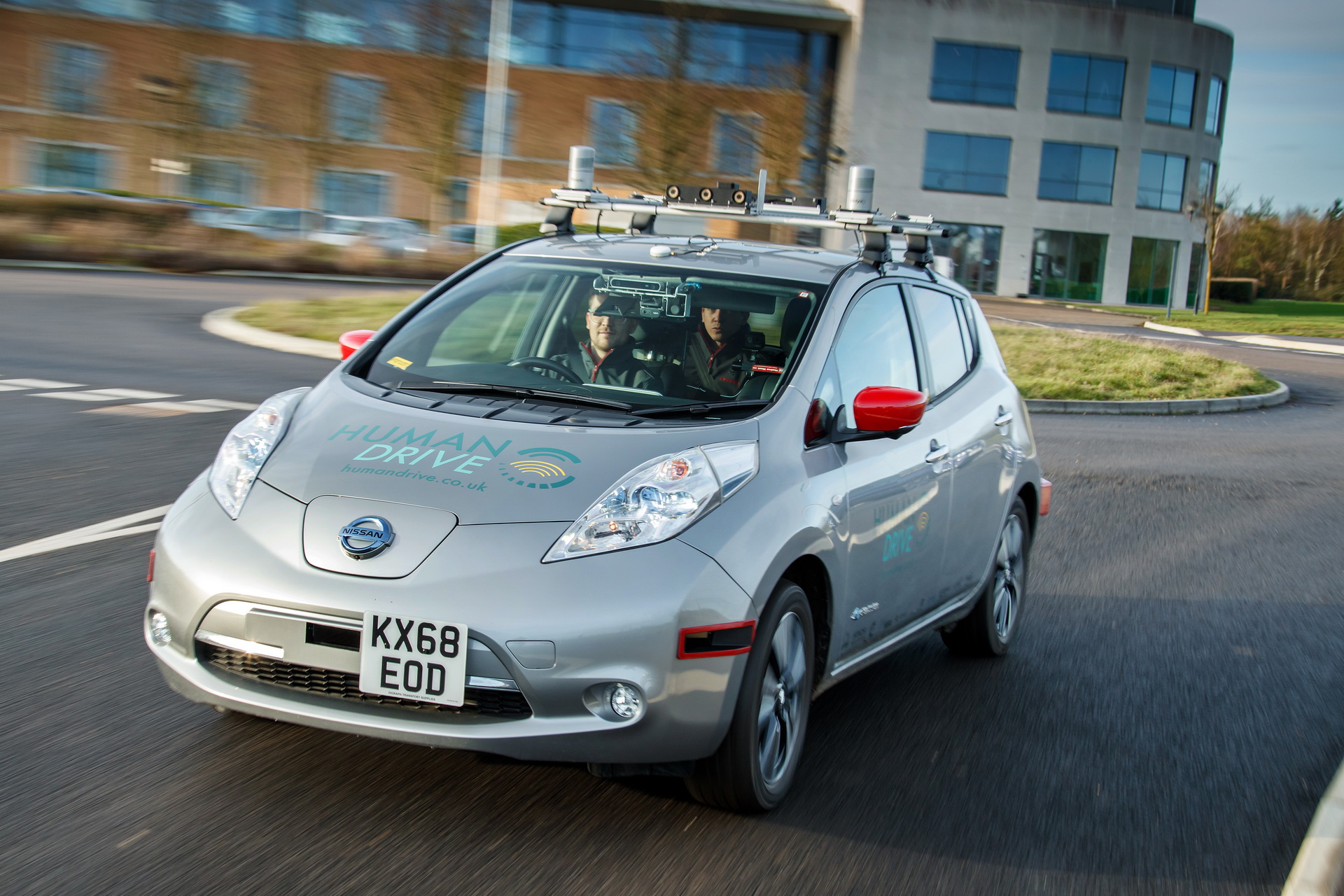 Autonomous Nissan Leaf Completes 230-Mile Journey Across UK